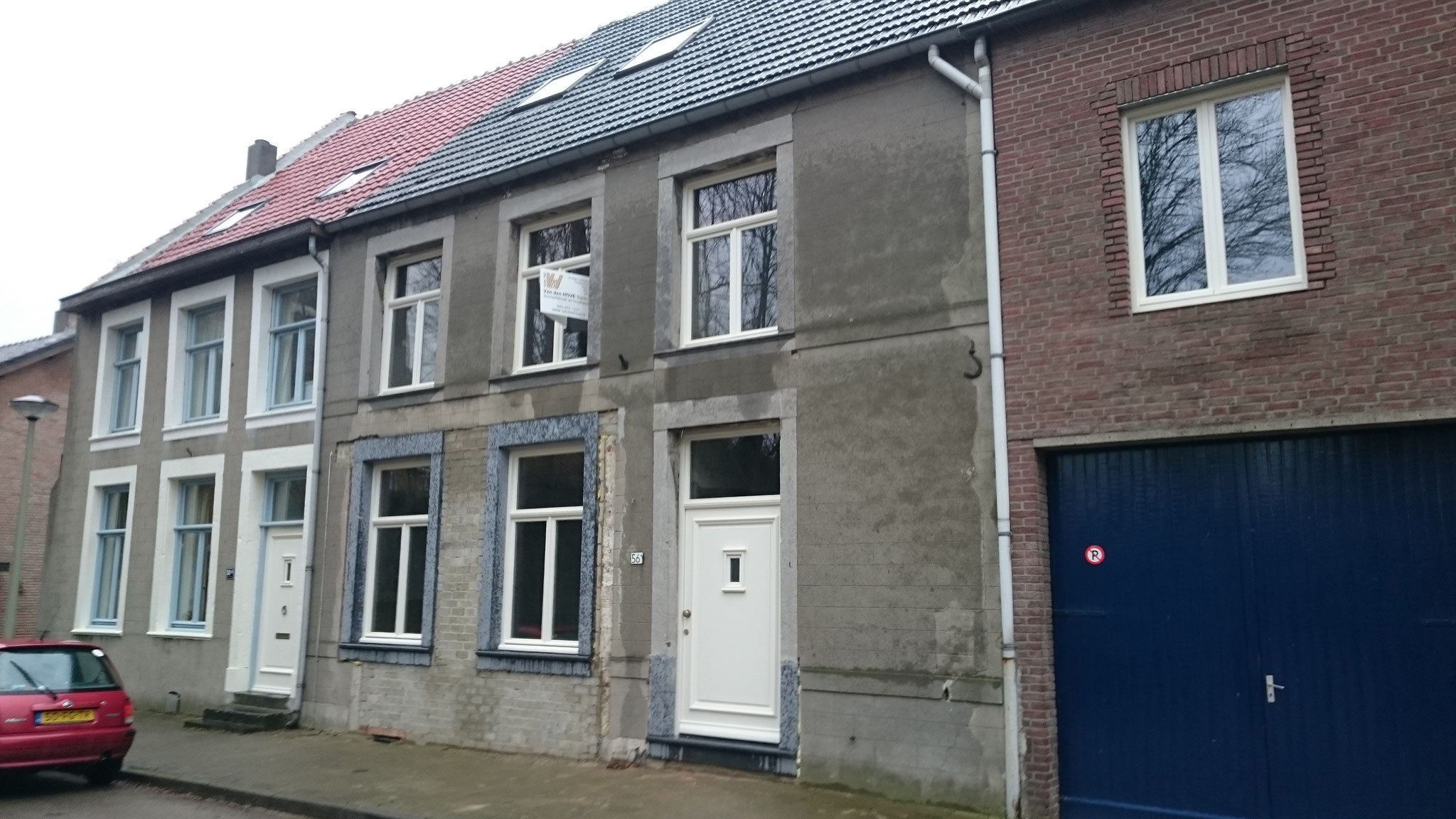 houten ramen en voordeur in Maastricht-Caberg