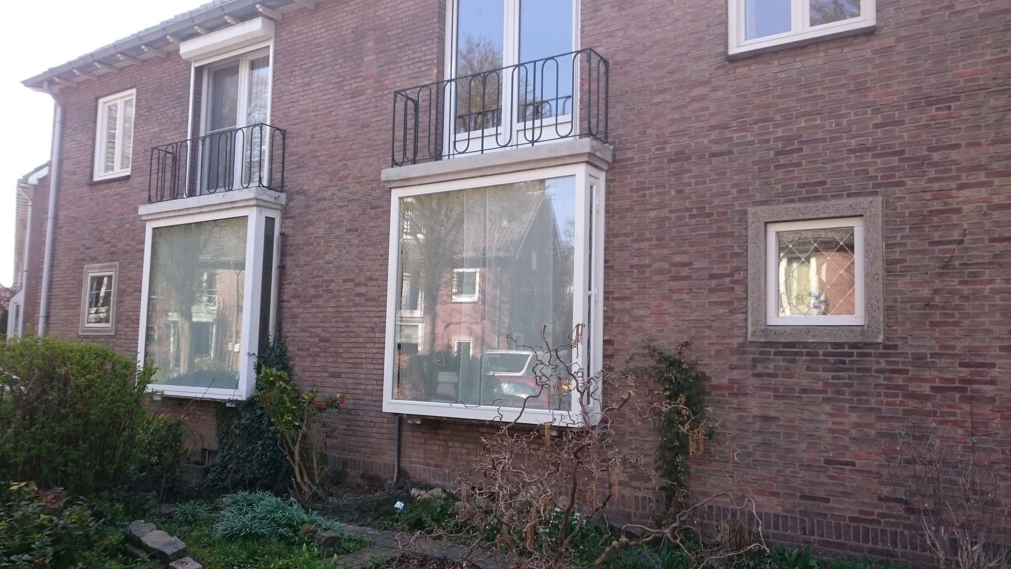 houten bloemenraam in Maastricht, St. Pieter