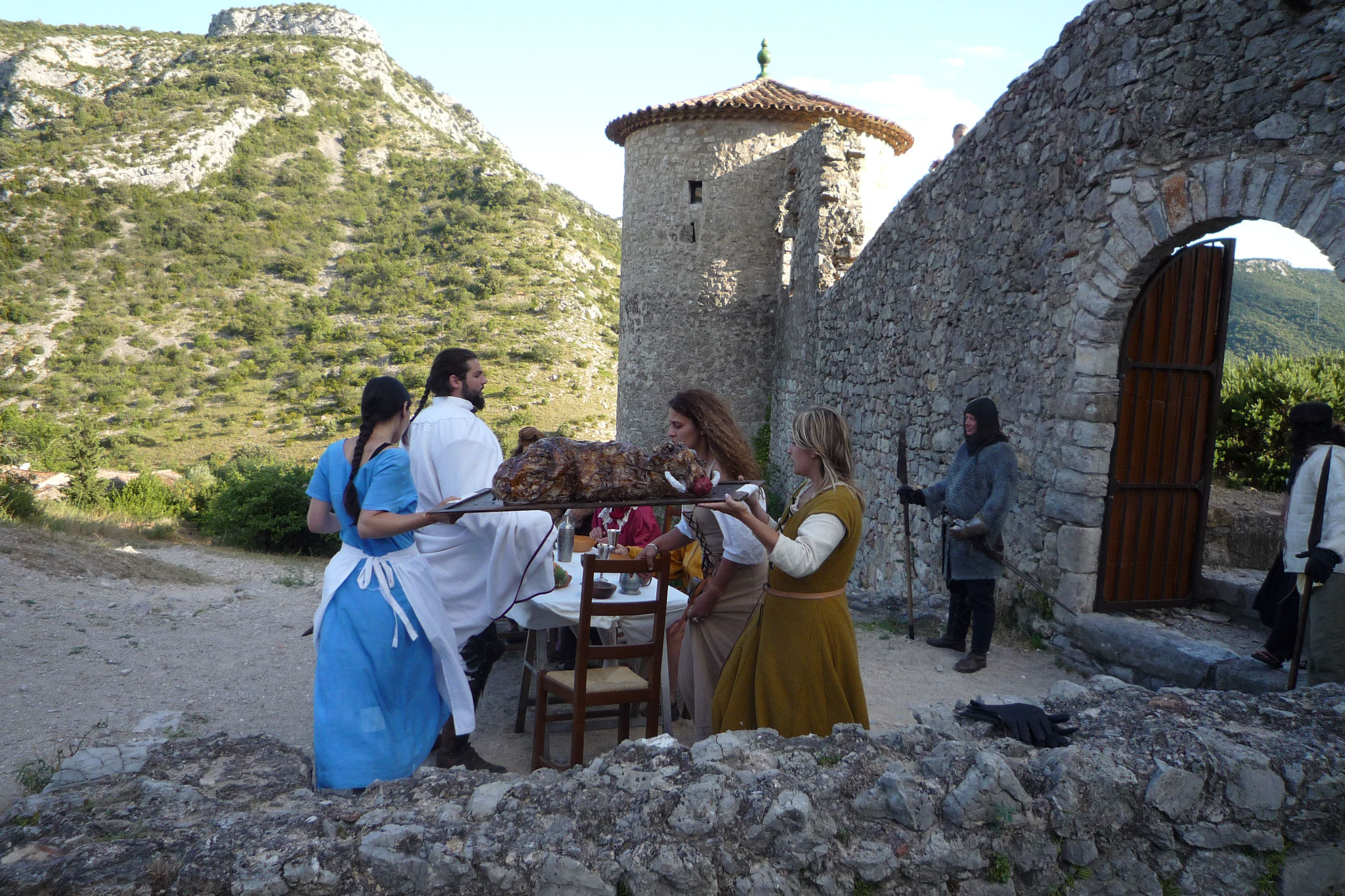 Le Château de Baulx et les Cathares - photos du spectacle