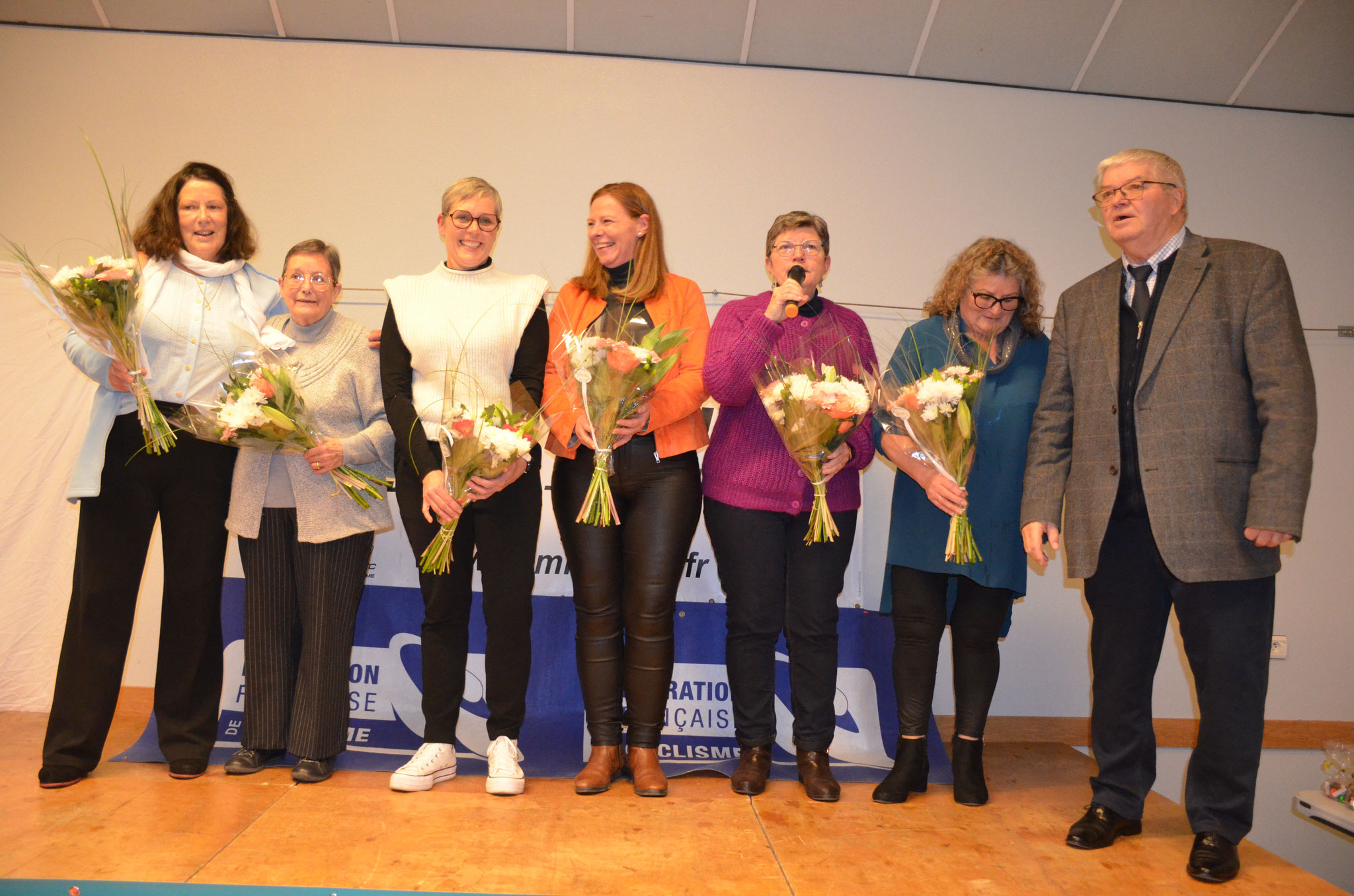 Nos bénévoles féminines et le Président