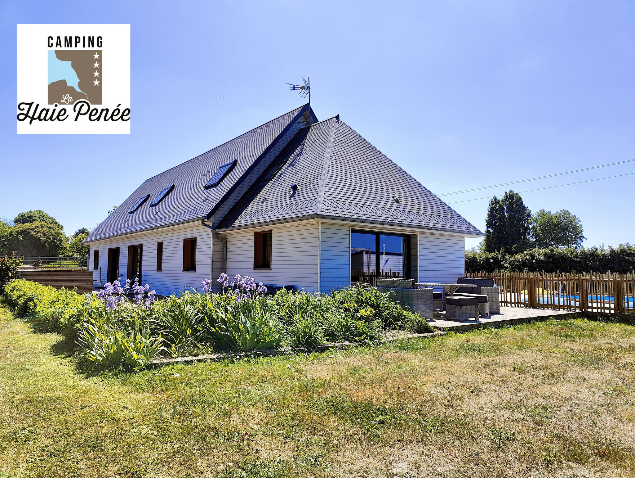 Maison avec pétanque
