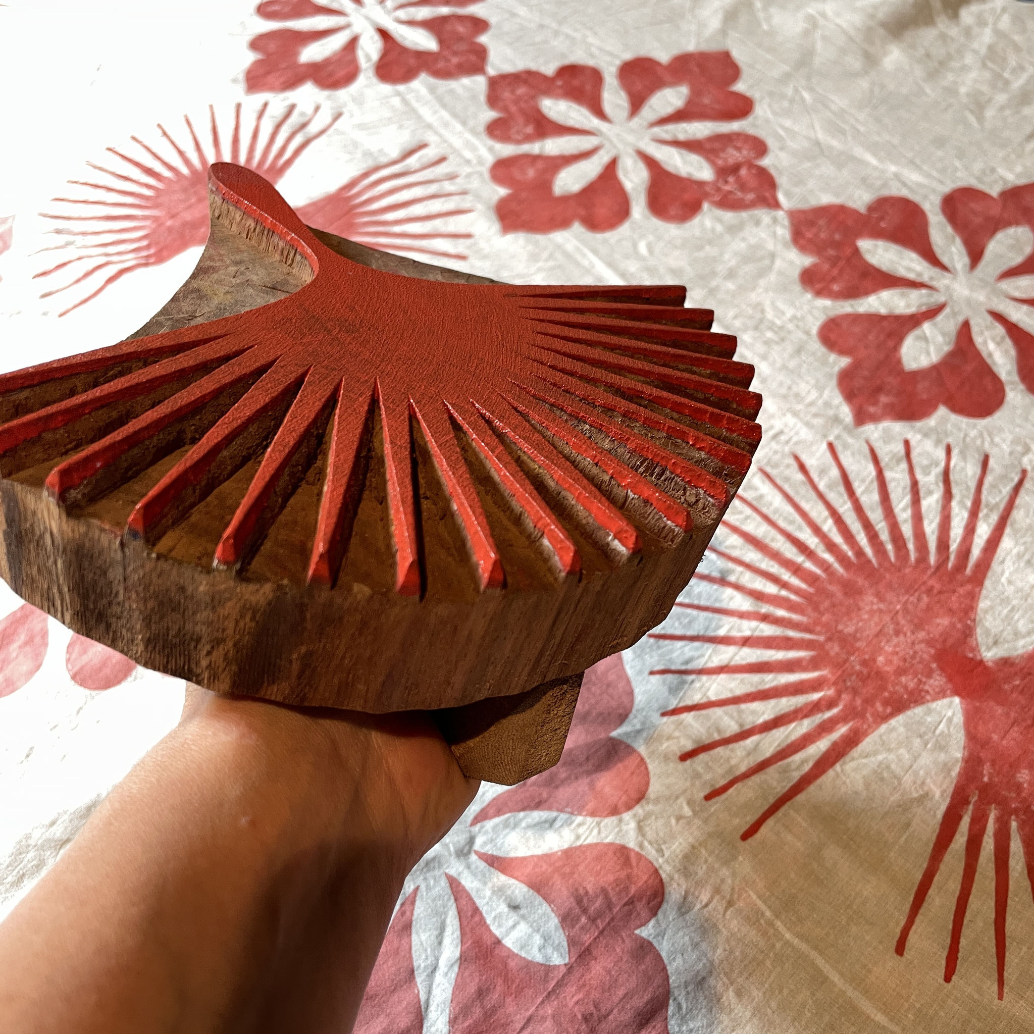 Handbedruckte Stoffe mit Blockprint-Stempeln.reativer Firmenausflug: Blockprint-Workshop für Ihr Team in Wädenswil.