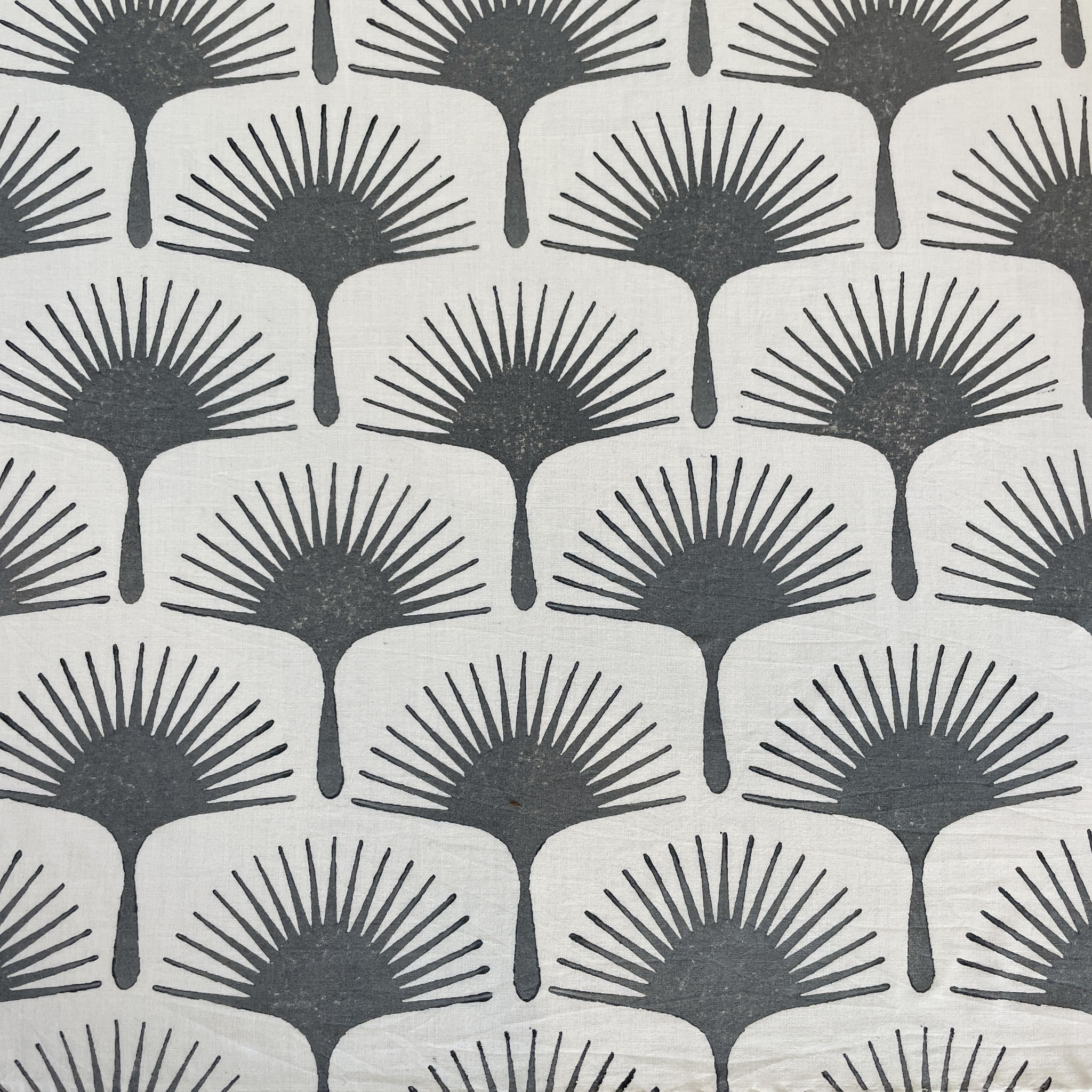 ⁠ ⁠Kreative Blockprint-Kunstwerke mit handgeschnitzten Stempeln.
