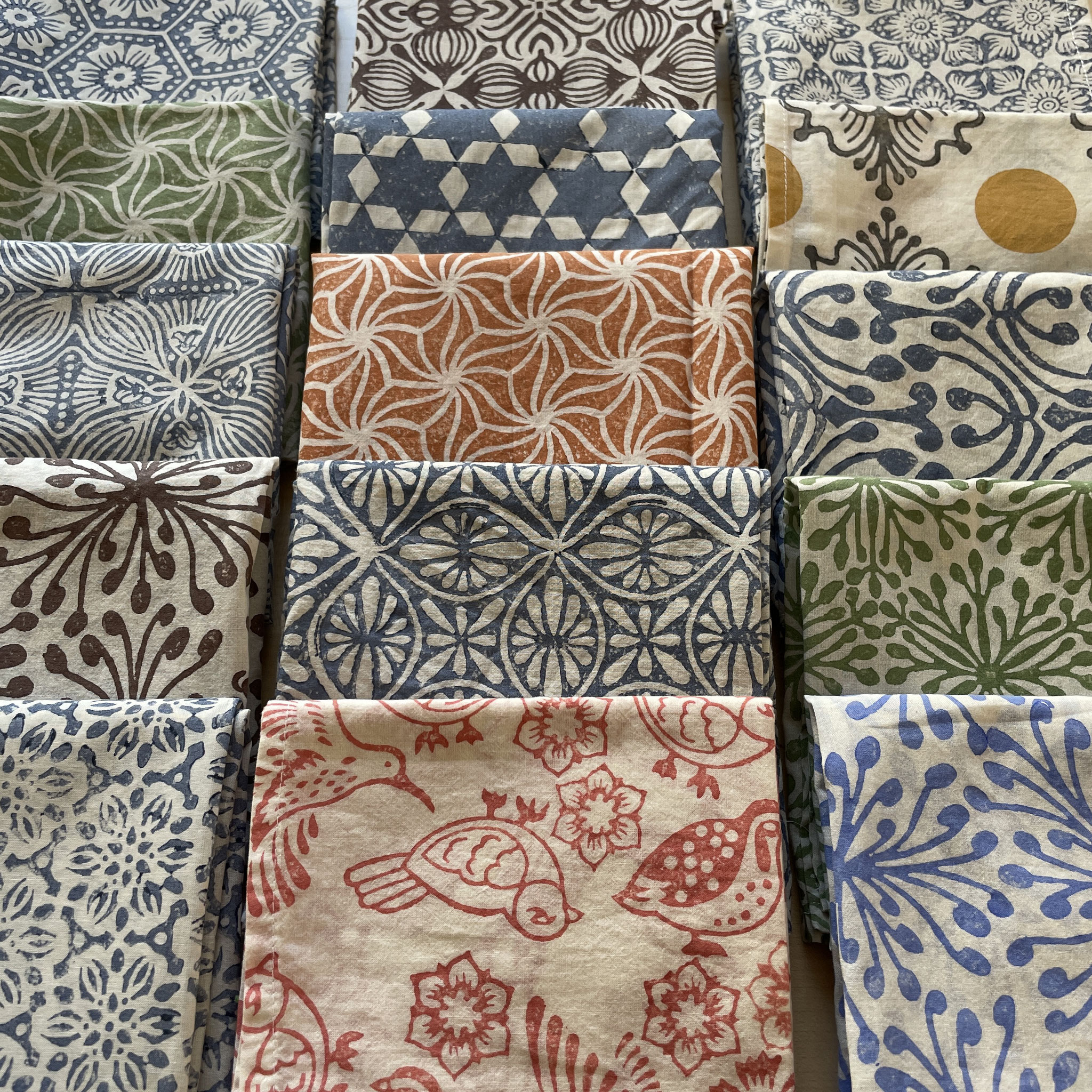 Handebruckte Bandanas mit indischen Stempel