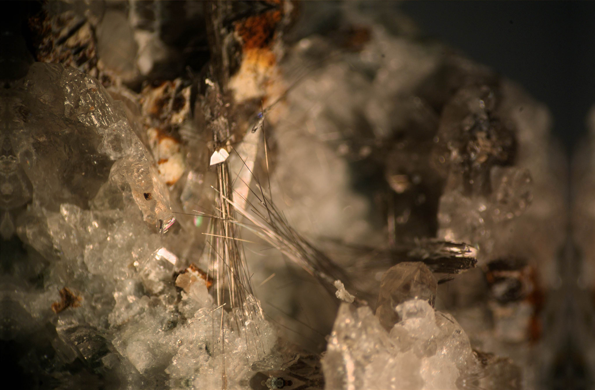 Rutile en aiguilles refuge de la Fare Vaujany 3 cm