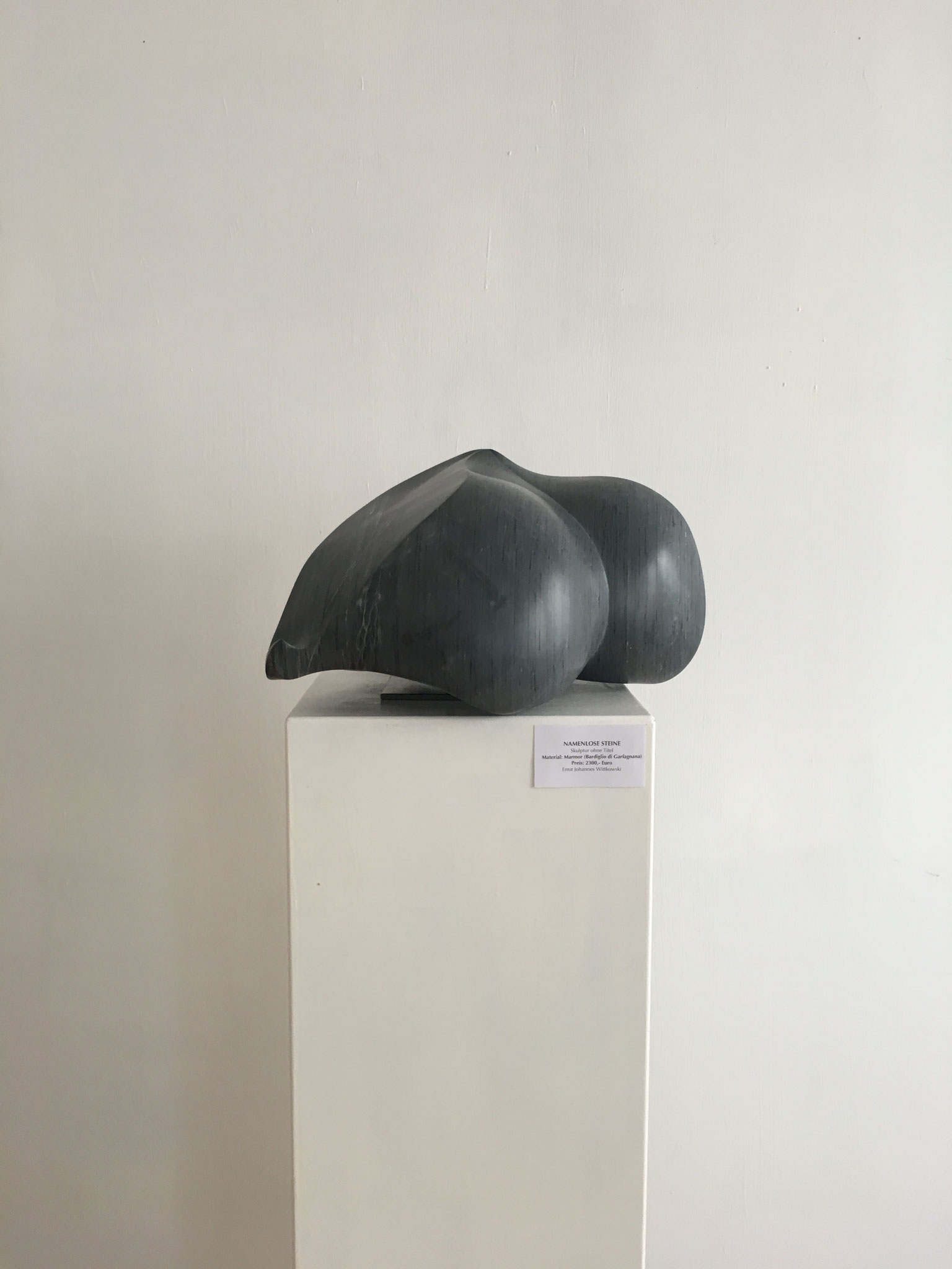 Ohne Titel. Marmor Bardiglio Imperiale. 2014. Privatbesitz