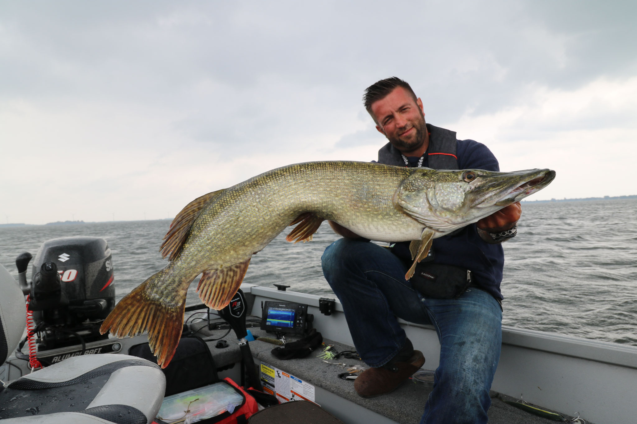 Raubfischangeln mit John Chowns, Zander Guiding, Barsch Guiding, Hecht ...