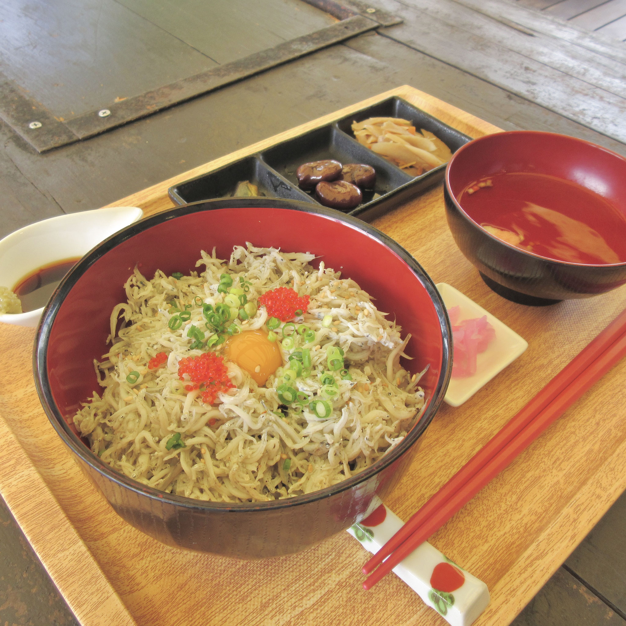 香川県産釜あげしらす丼