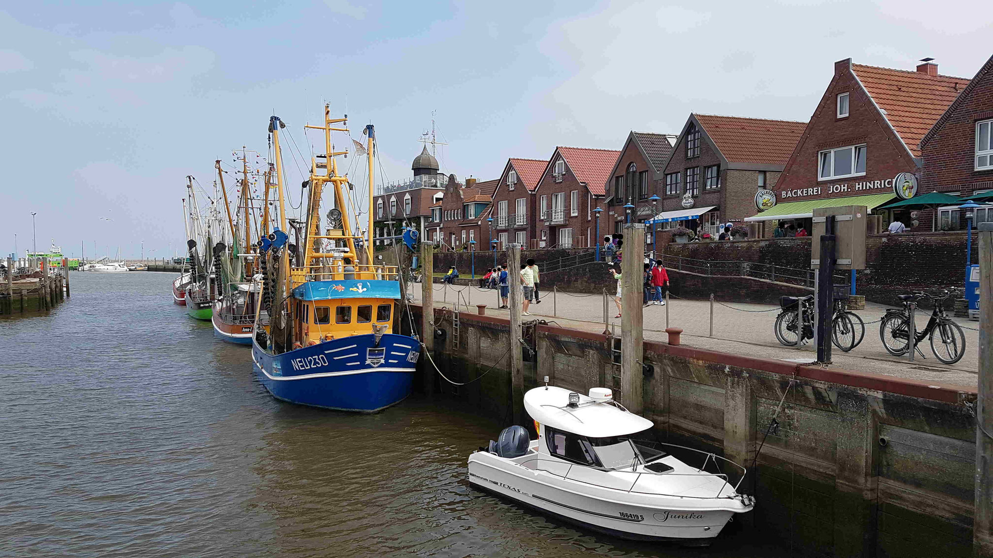 Neuharlingersiel Hafen
