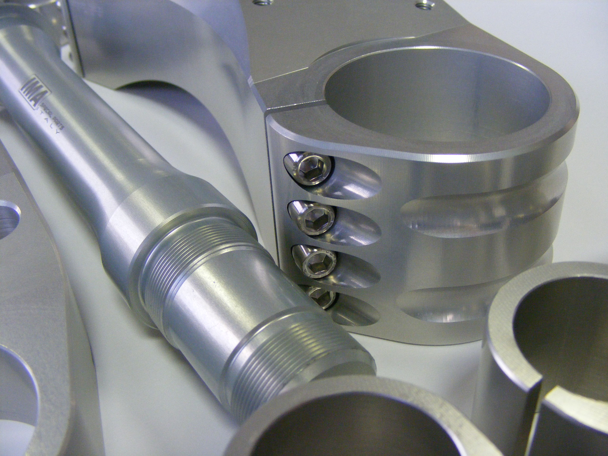 IMA TRIPLE CLAMP MOD.9 ZX10R 16-22 - RAID-ZERO IMA TRIPLE CLAMP MOD.9 ZX10R 16-22 - RAID-ZERO
