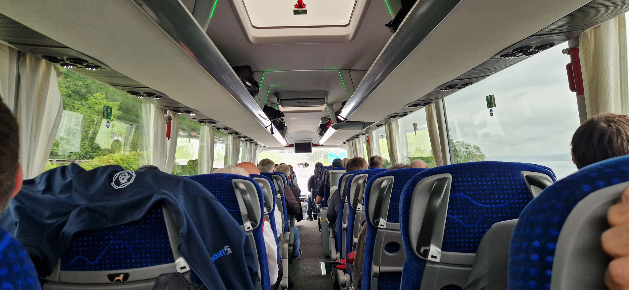 Im Car auf dem Weg nach Biel