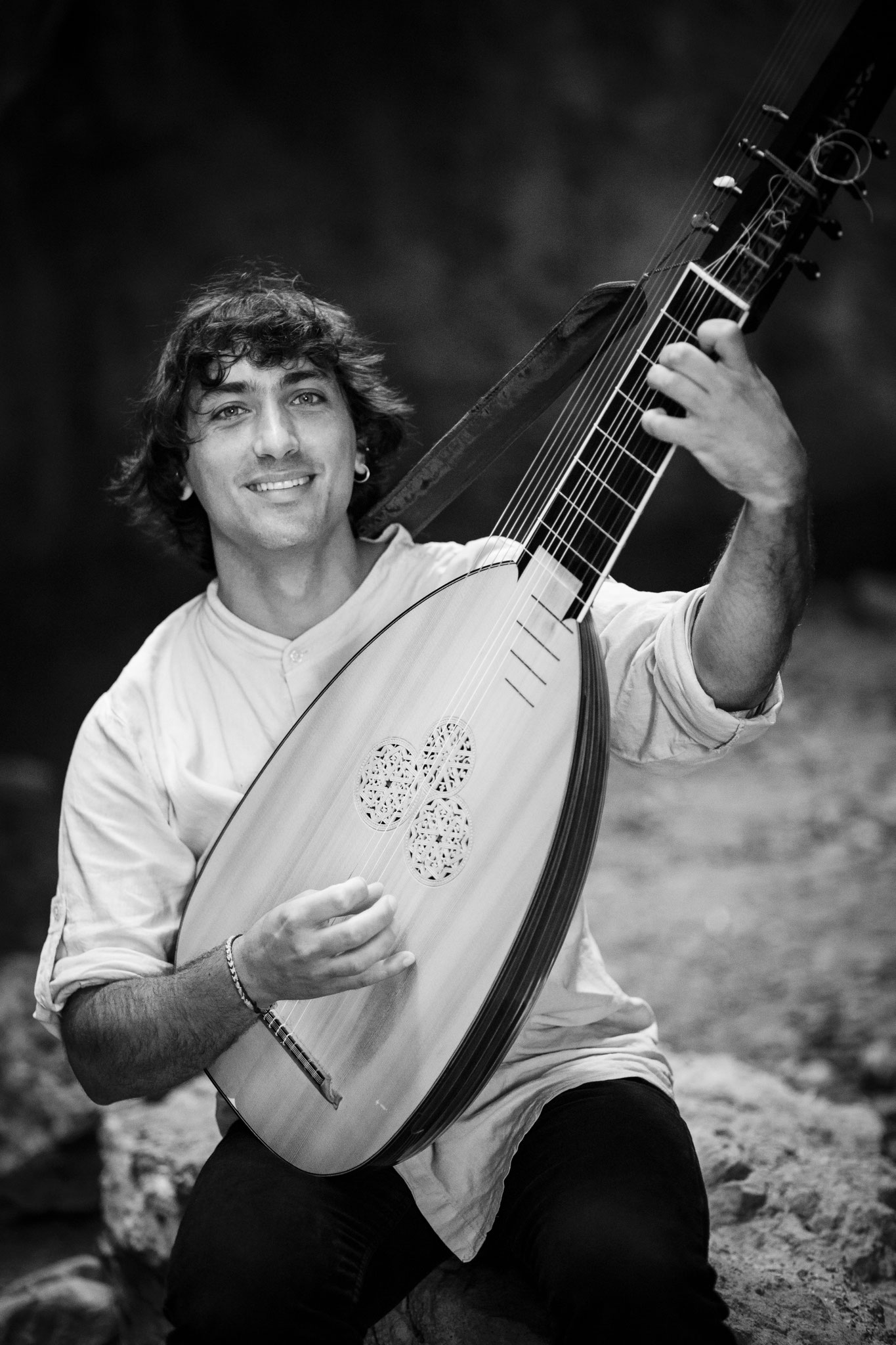 Nicolas ARZIMANOGLOU-MAS, théorbe et guitares - ©LaCholepa