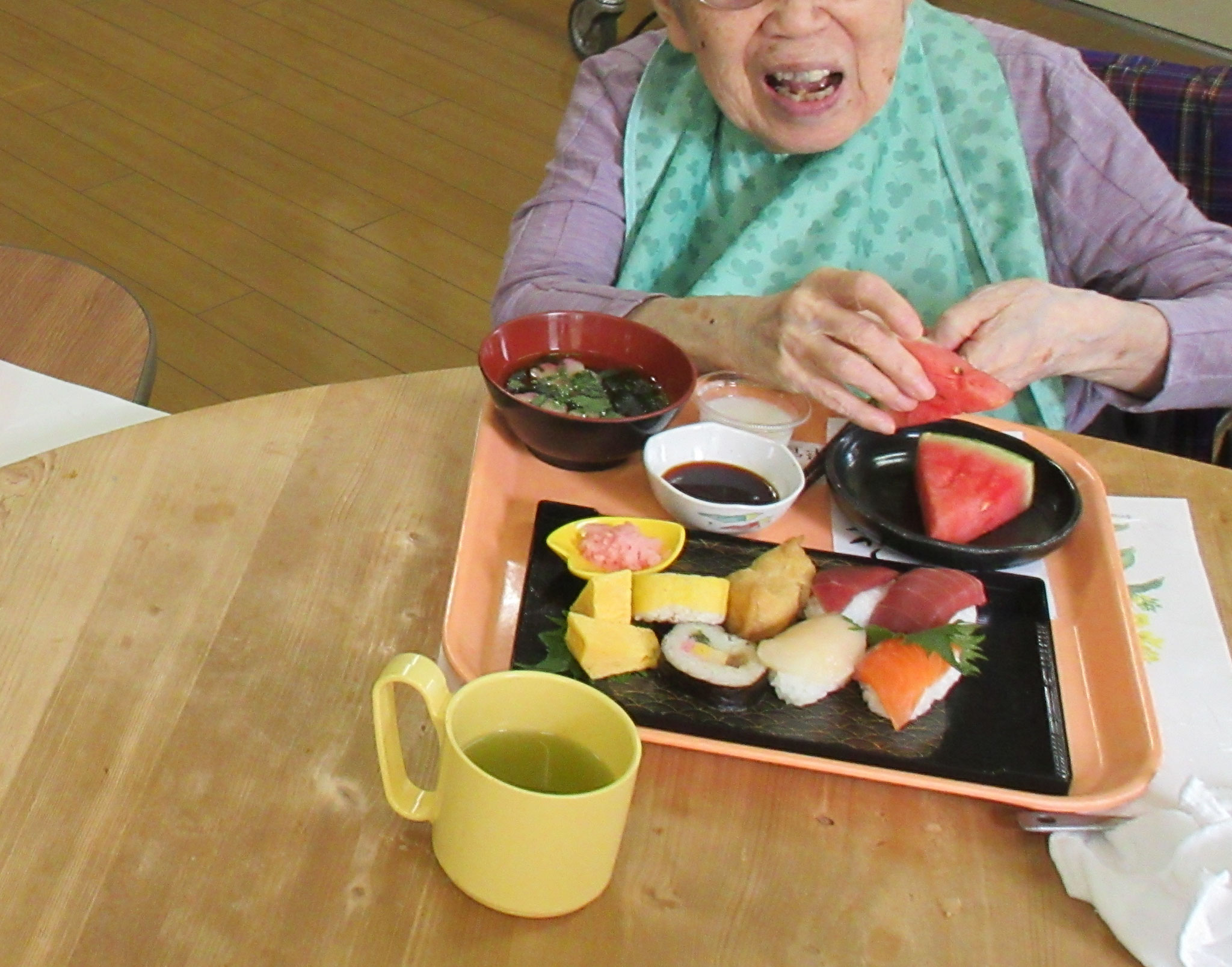 昼食会