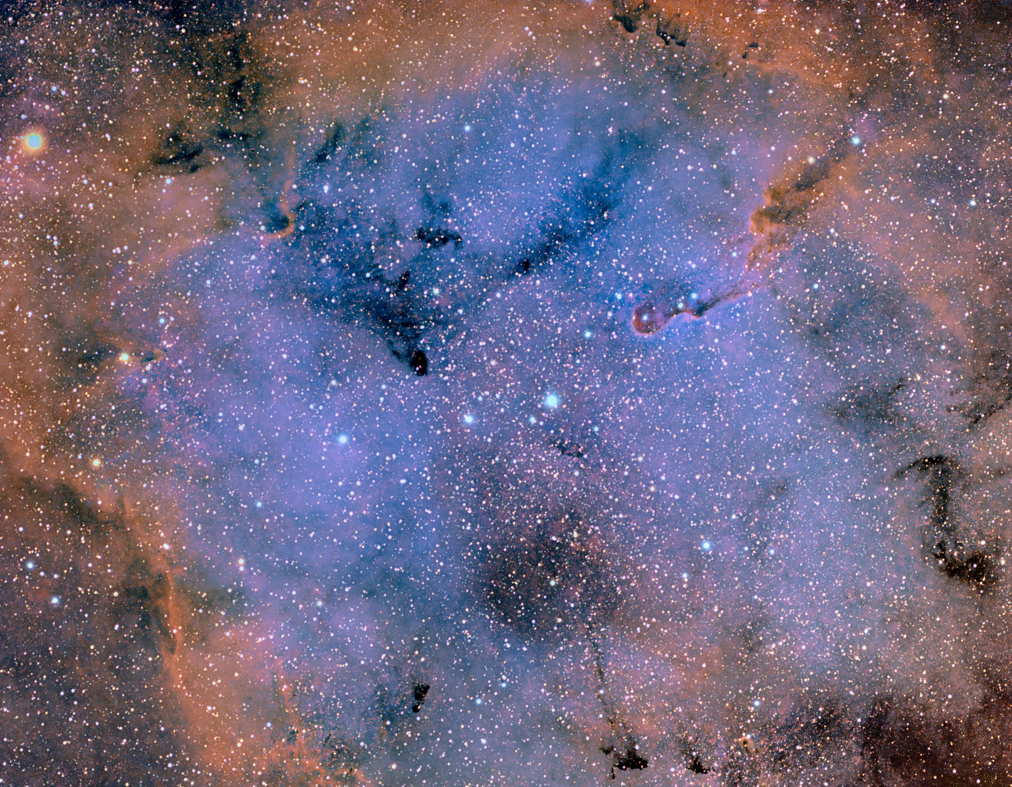 IC 1396 Asi 294MC Pro (Stars only) + Asi 294MMPro Ha/OIII/SII + TSApo71Q 350mm f/5 + HEQ 5 (Offset 30/Gain121/300s/-5°C)