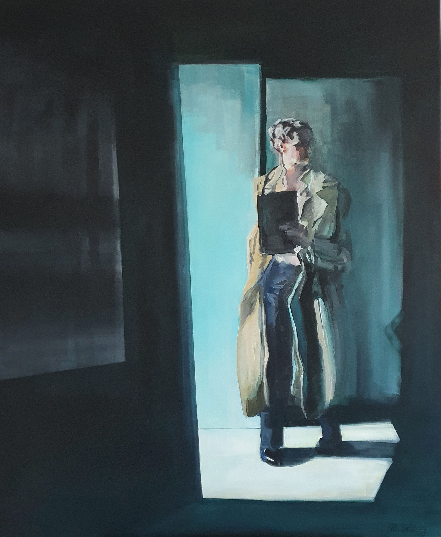 Figuratives Gemälde "Lichtung", Acryl auf Leinwand (120x100 cm). Eine Person im Mantel steht in einem Türrahmen oder Durchgang. Sie blickt in einen beleuchteten Raum. 