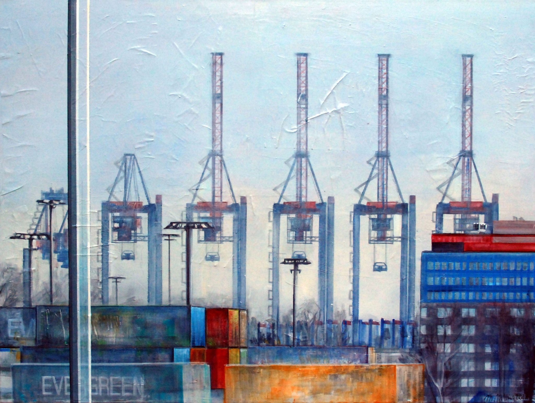 Mixed-Media-Gemälde einer Reihe moderner Containerbrücken am Hamburger Hafen vor einem hellen Himmel mit blauen Gebäude-Strukturen im Vordergrund.