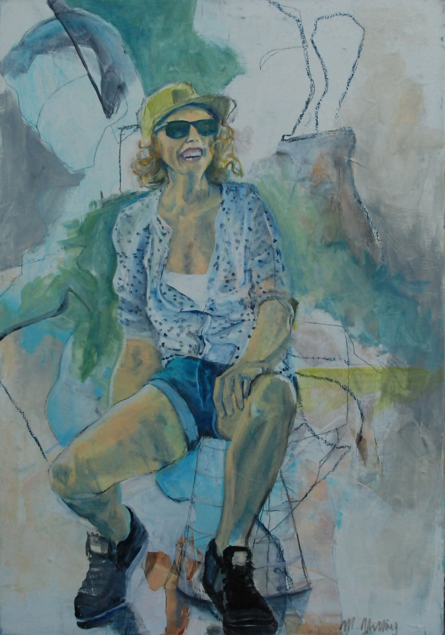 Figuratives Gemälde "Basecap", Acryl, Ölpastellkreiden, Bleistift & Kohle auf Leinwand (100x70 cm). Sitzende Frau in sommerlicher Kleidung mit Basecap und Sonnenbrille.