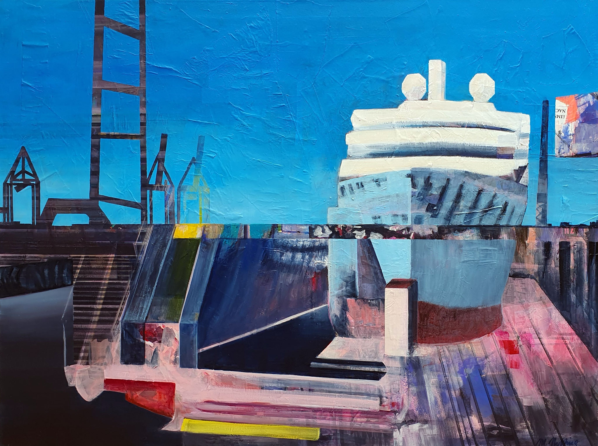 Mixed-Media-Gemälde eines großen, hellen Kreuzfahrtschiffs am Hafenbecken bei strahlend blauem Himmel mit stilisierten Kränen im Hintergrund.