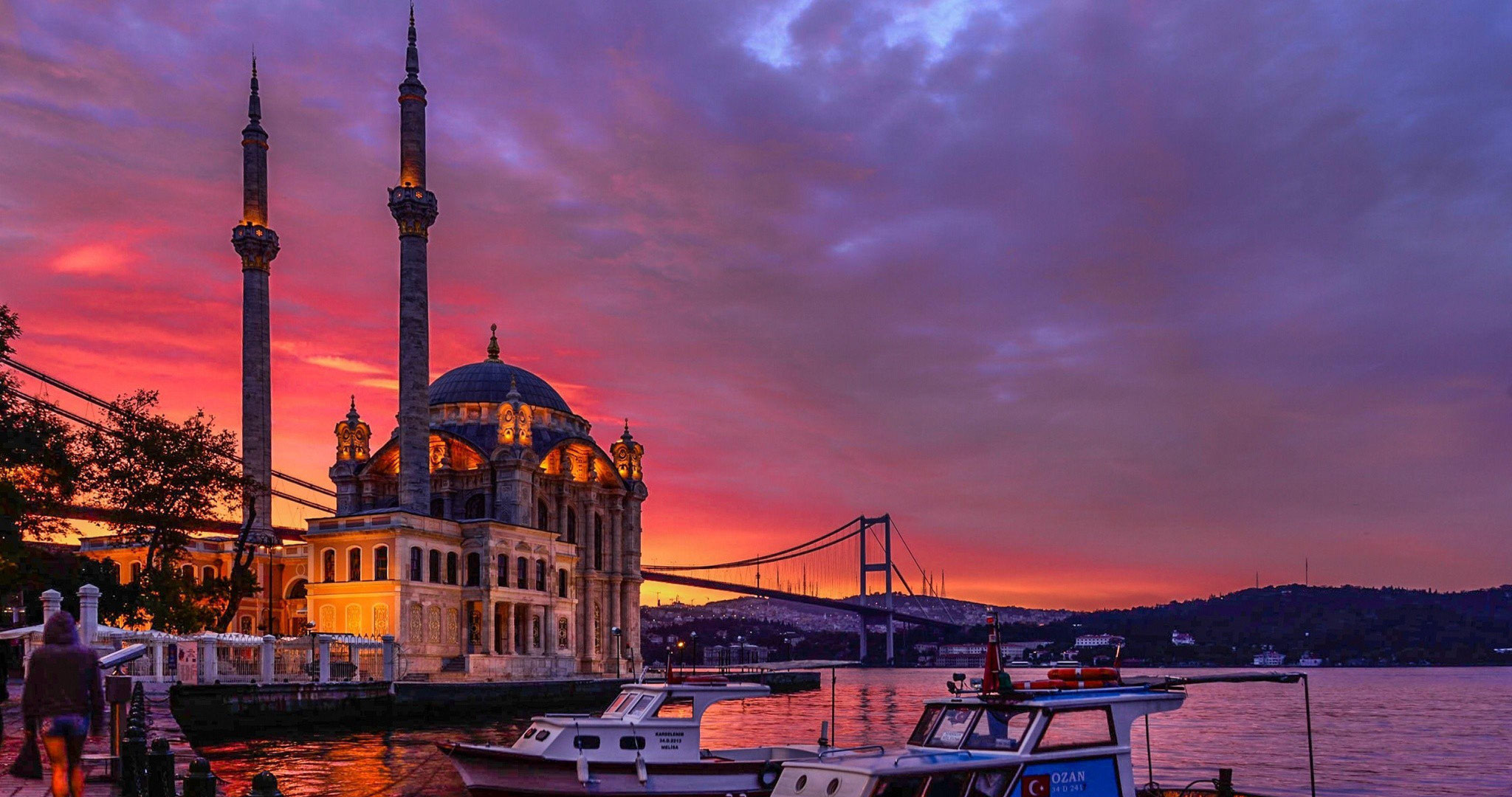 Ortaköy Mosche und der Bosporus