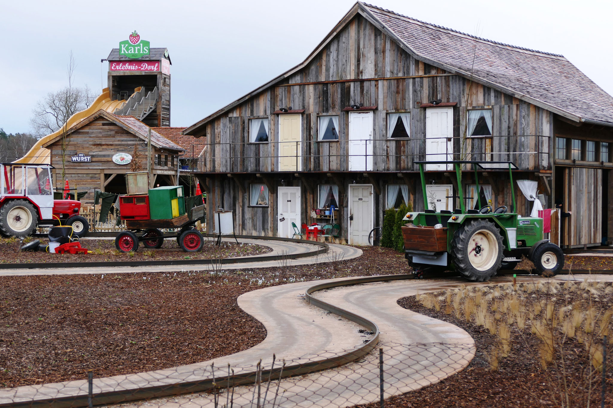 Karls Erlebnis Dorf in Koserow Ferienwohnung an der Ostsee binaufusedom.de