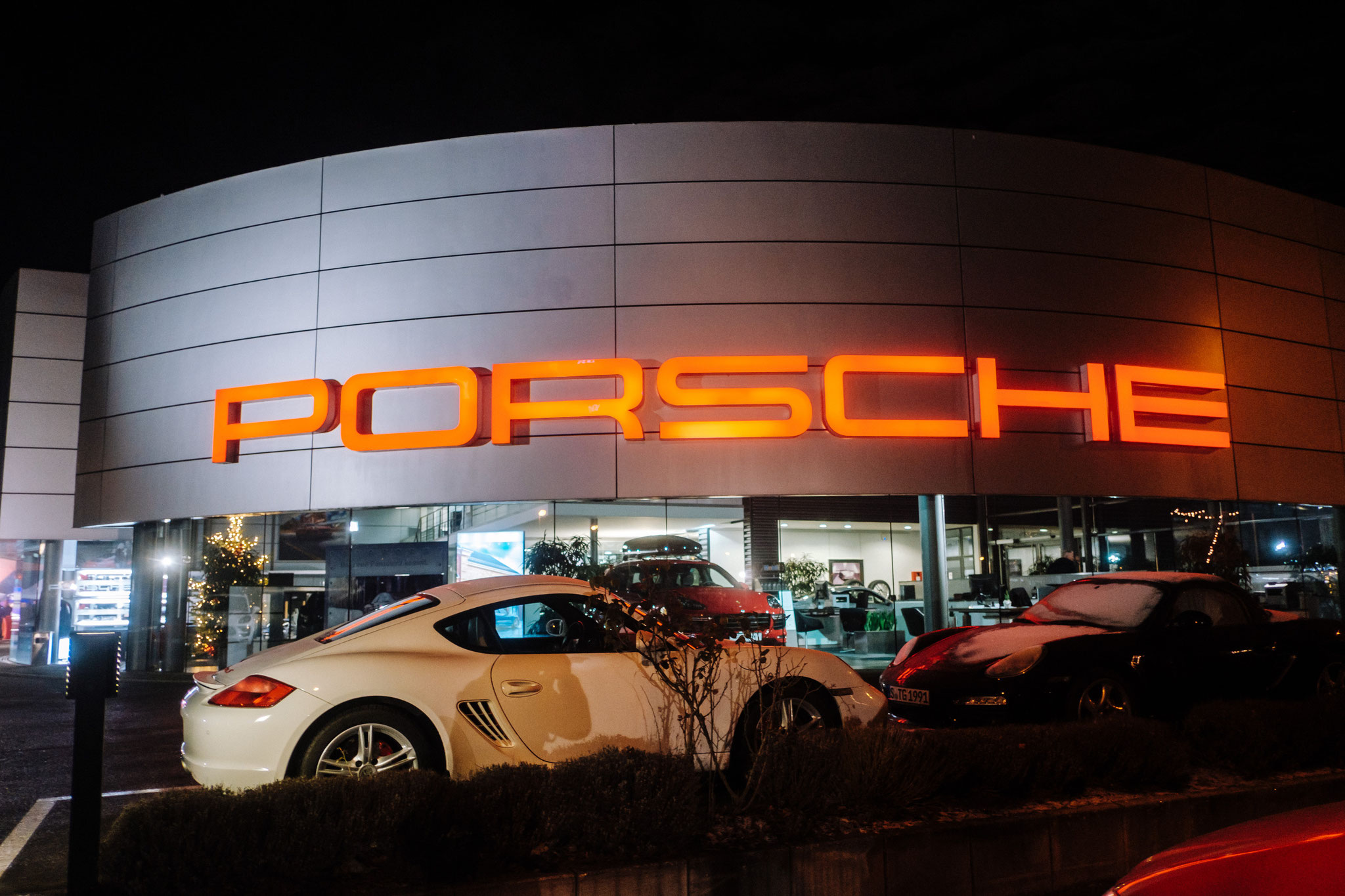 <h2>"Die Organisation war von Beginn an super und die Gestaltung mit Musik, Feuerkörben und Dekoration wunderbar."</h2> Konzept: Mobiler Weihnachtsmarkt für Natascha Hettich, Porsche 