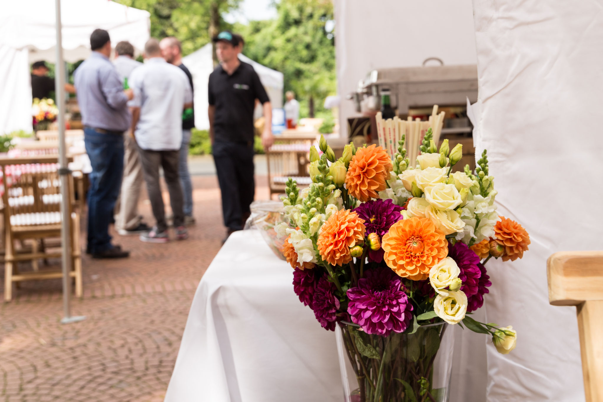 <h1>We are Family Day Sommerfestkonzept </h1> Buchen Sie die Mischung aus einem Sommerfest für die ganze Familie und einem Tag der offenen Tür! <a href="https://www.highlight-eventoffice.eu/leistungen/eventkonzepte/hoffest-tag-de"><b>Weitere Infos</b></a>