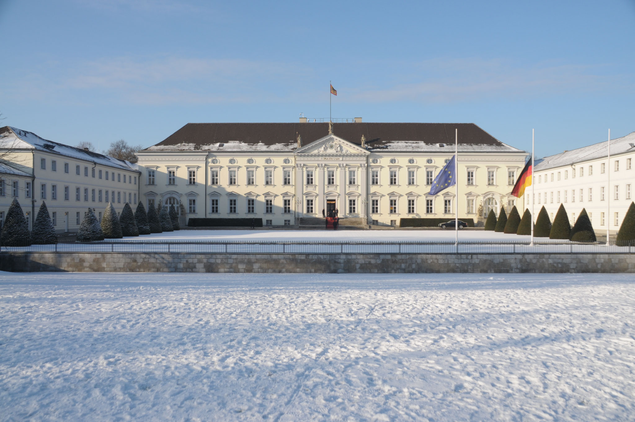 Am 2. Tag wurden die Gäste vom Hotel abgeholt und zum Amtssitz gebracht