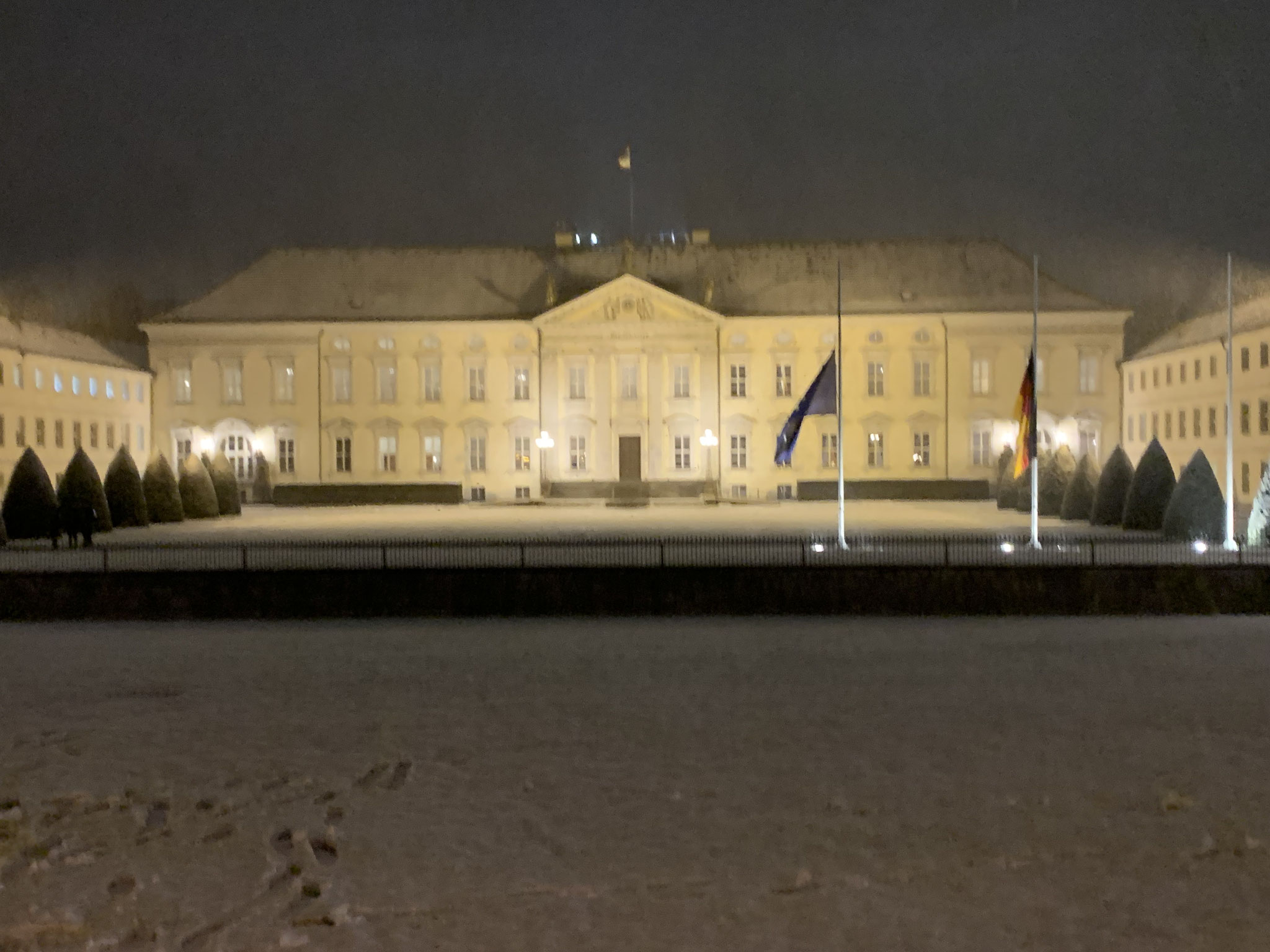 Am 1. Tag wurde zur Schlossbesichtigung eingeladen, der frische Schnee verzauberte die Anlage