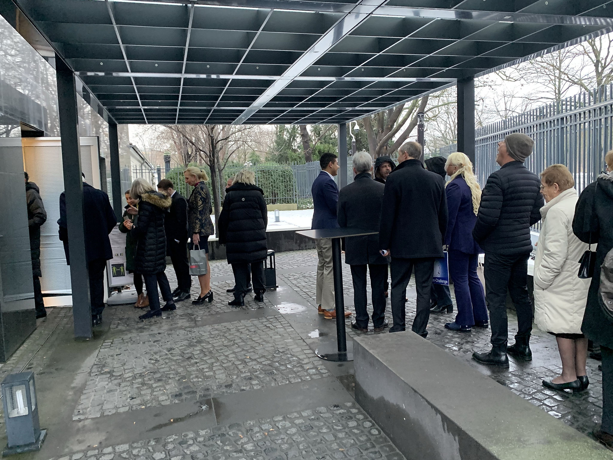 Vor Betreten der Anlage musste eine Sicherheitskontrolle durchlaufen werden