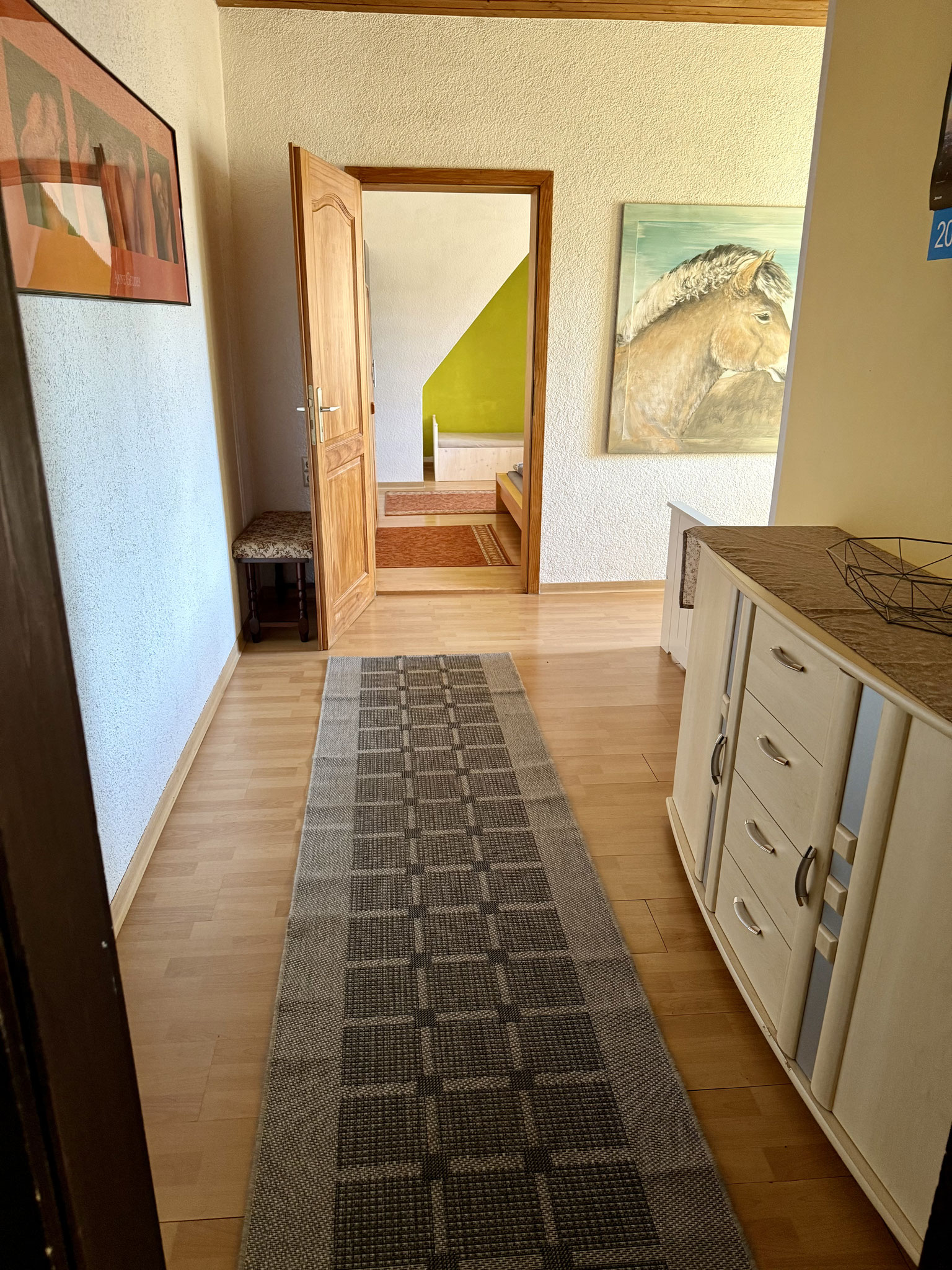 Schlafzimmer 1
