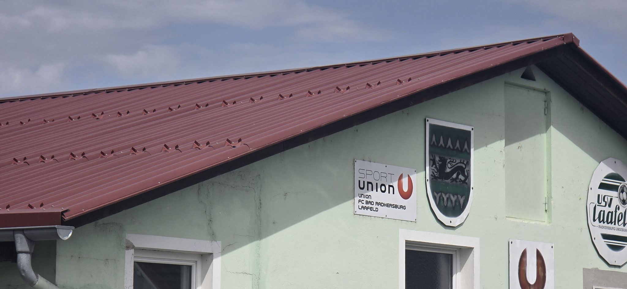 Saniertes Dach mit Aluminiumprofil