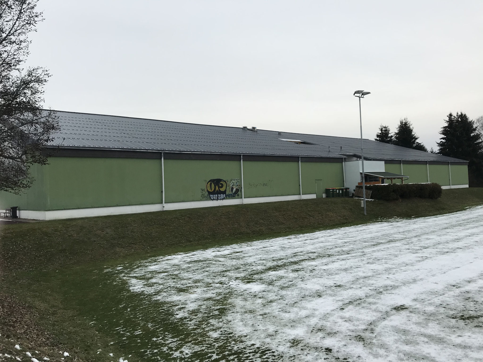 Saniertes Dach mit Aluminiumprofil