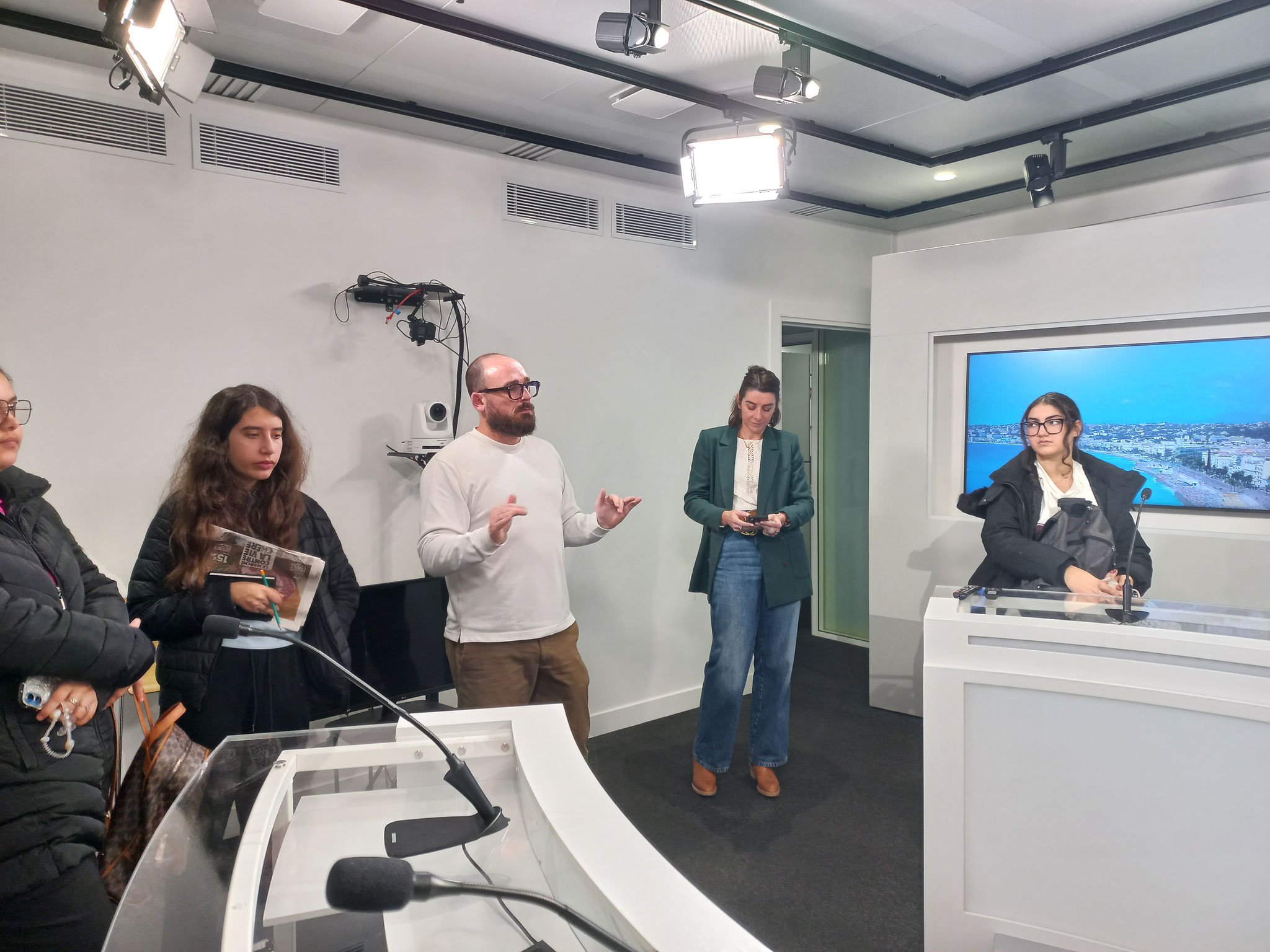 Dans le studio tv de Nice-Matin