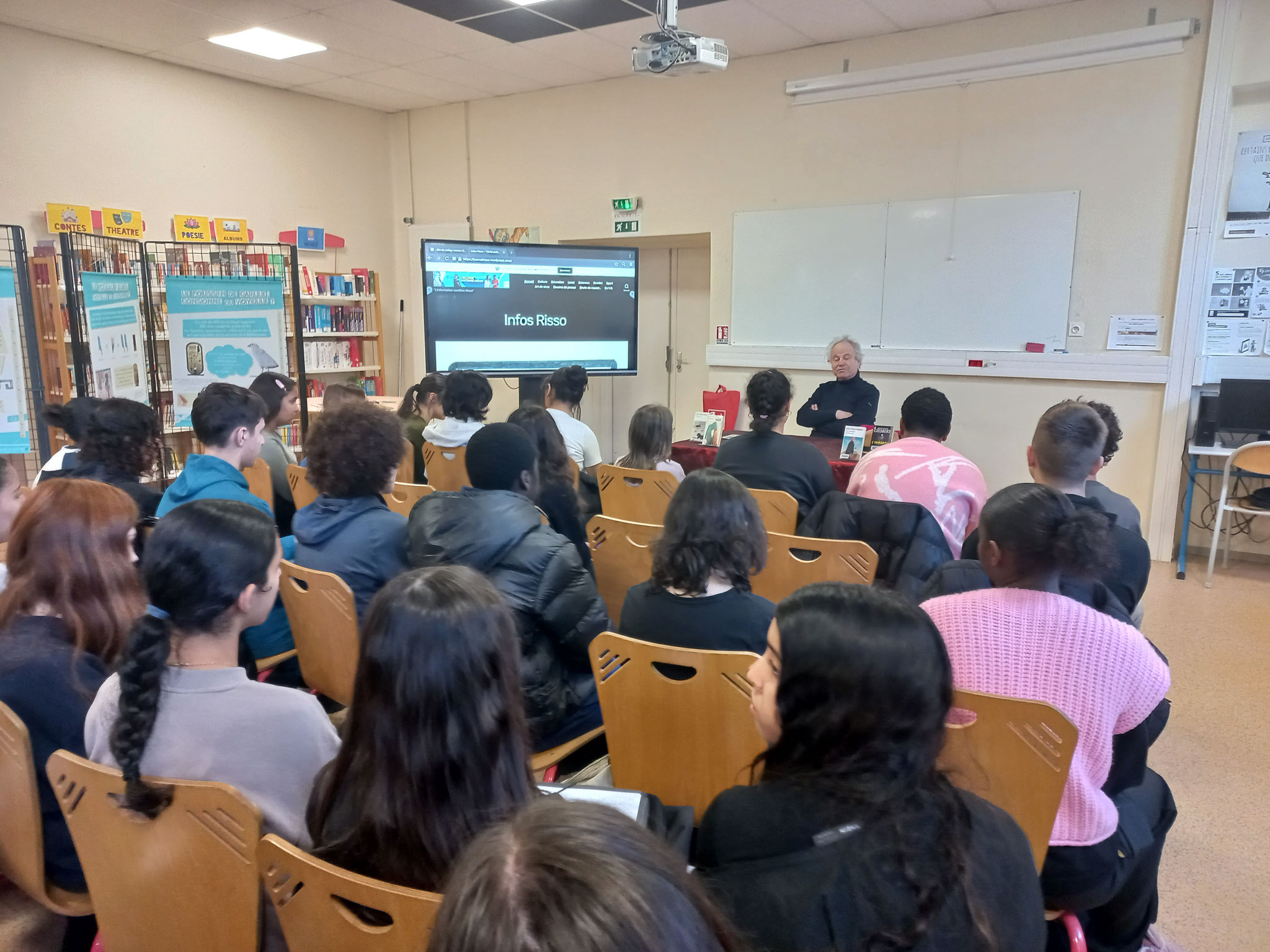 Franz-Olivier Giesbert rencontre les élèves au CDI
