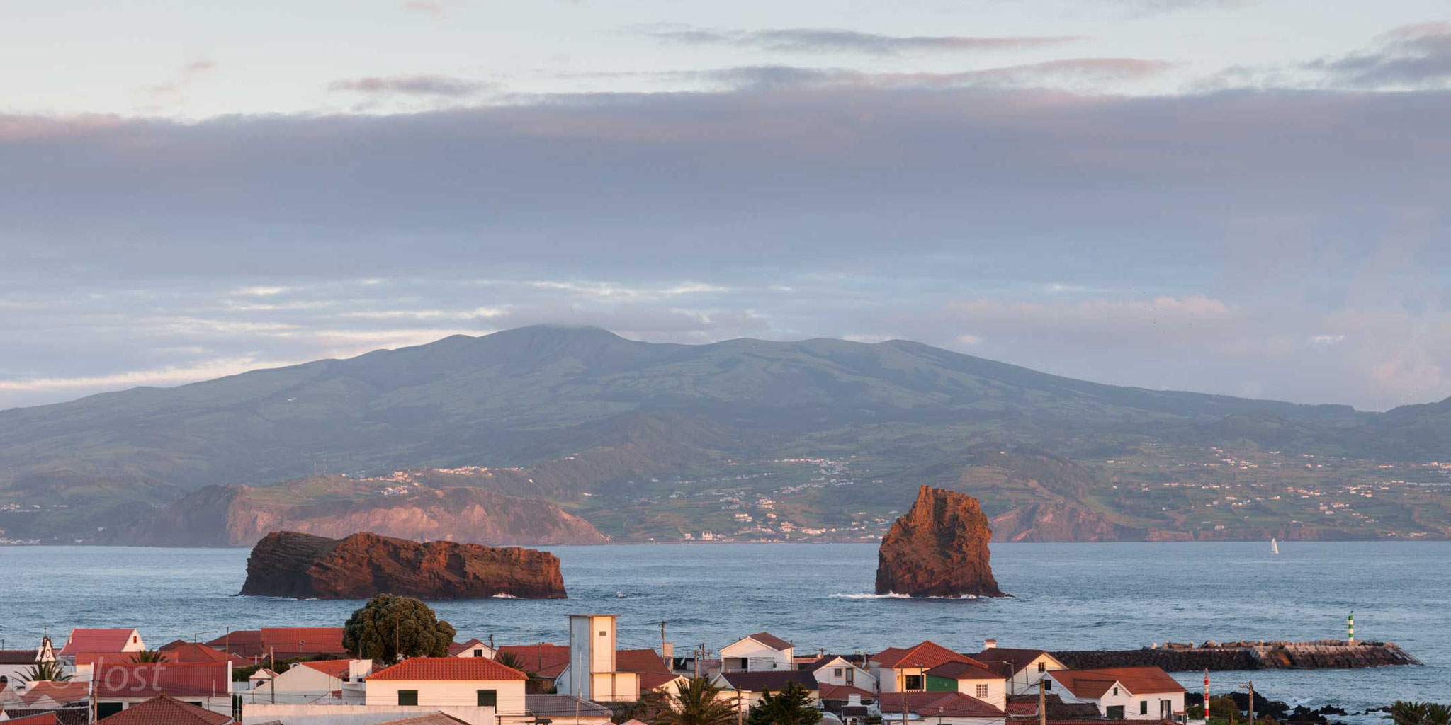 Pico - Blick über Madalena und auf die Insel Faial