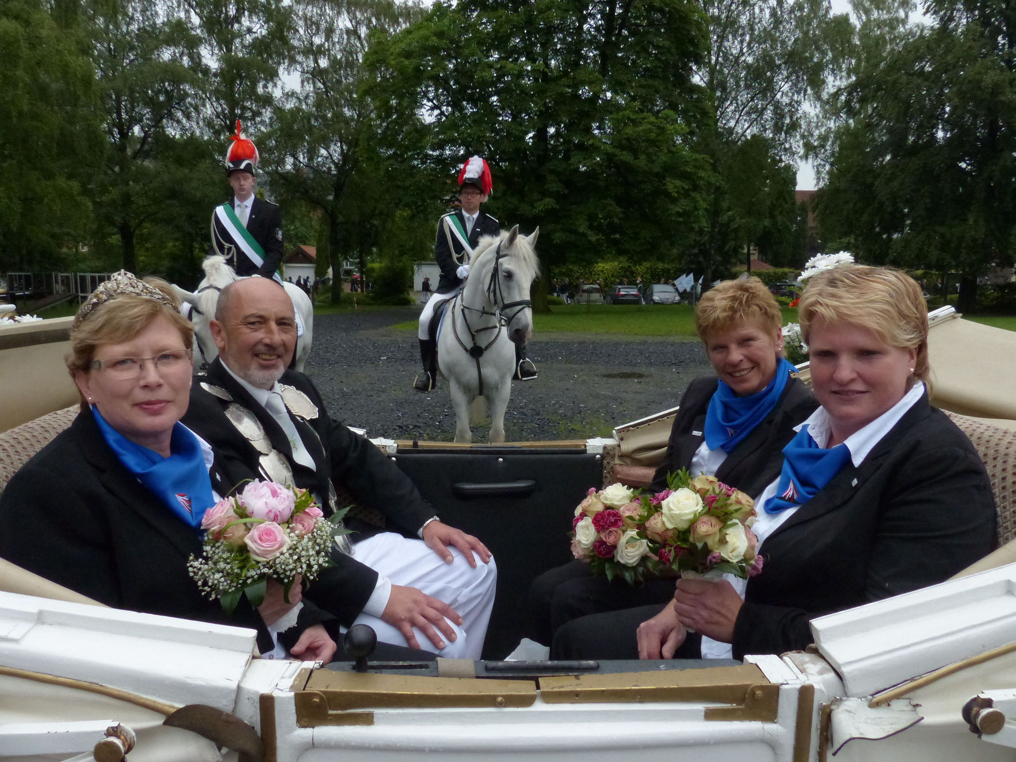 König 2016: Ulrich Schwach, Königin:Monika Schwach, Ehrendamen: Christa Foitzik und Anja Wirtz