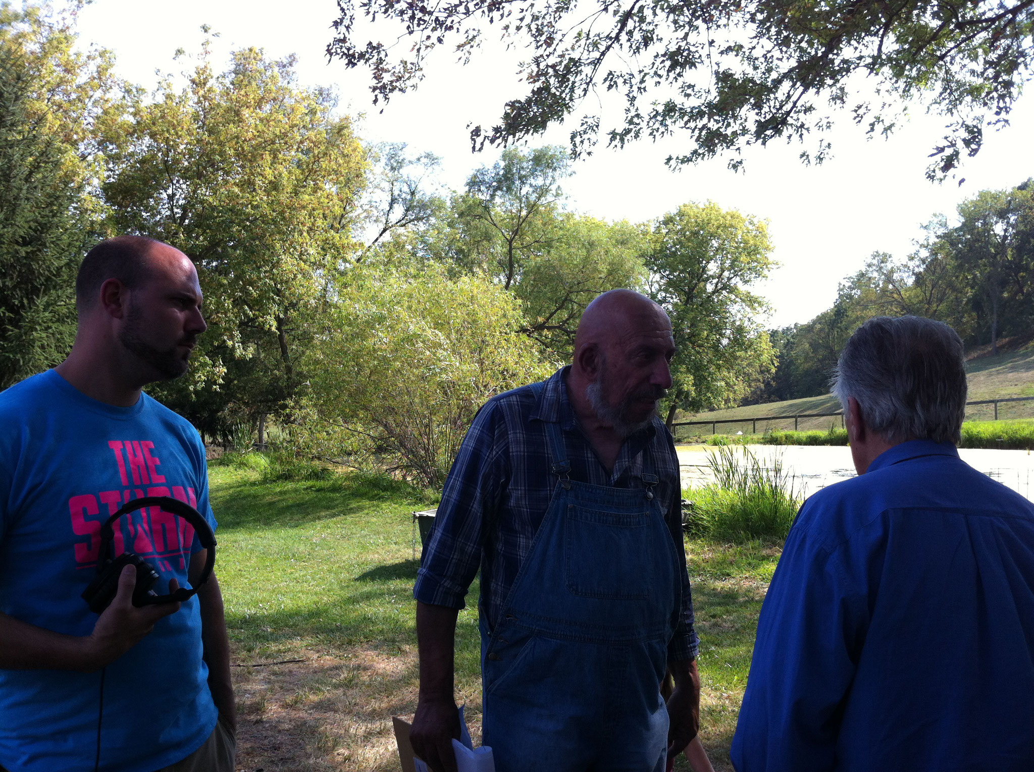 Director Tony Wash with cast members Sid Haig and Joe Estevez.