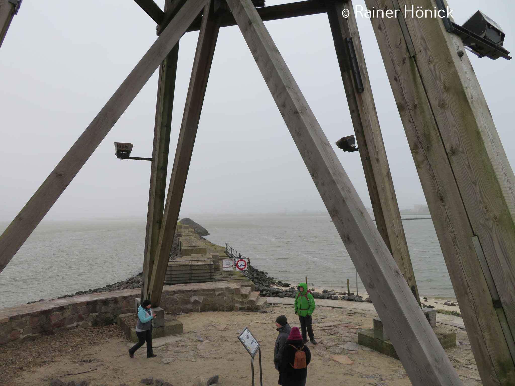 Blick von der Kukelbake zur Herz-Jesu Kirche am Meer