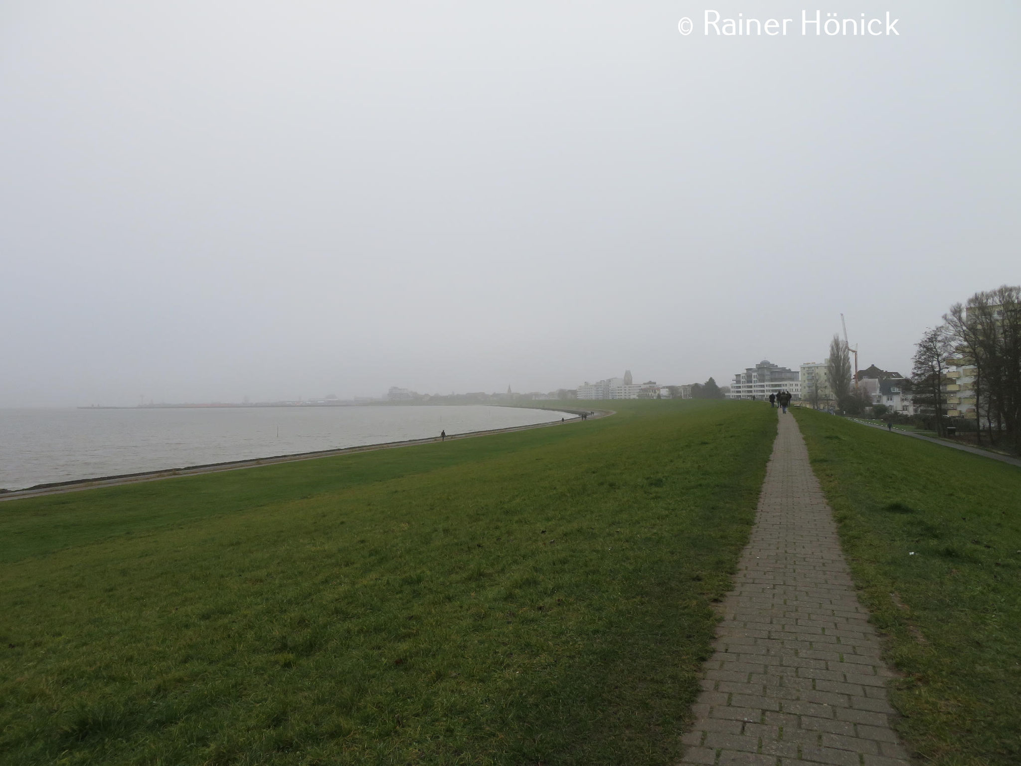 Rückweg zur HJK übern Deich