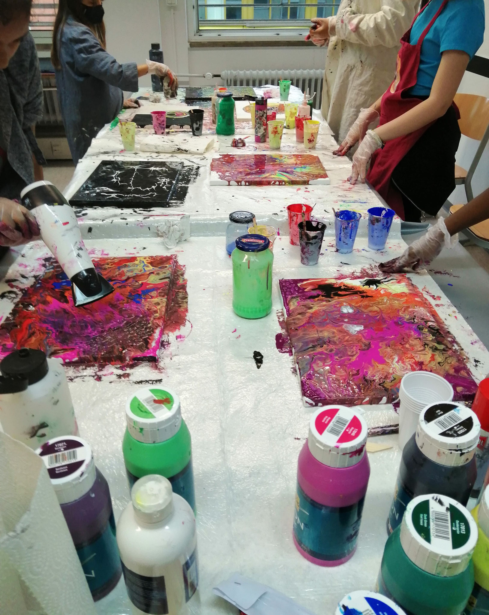 Acryl Pouring