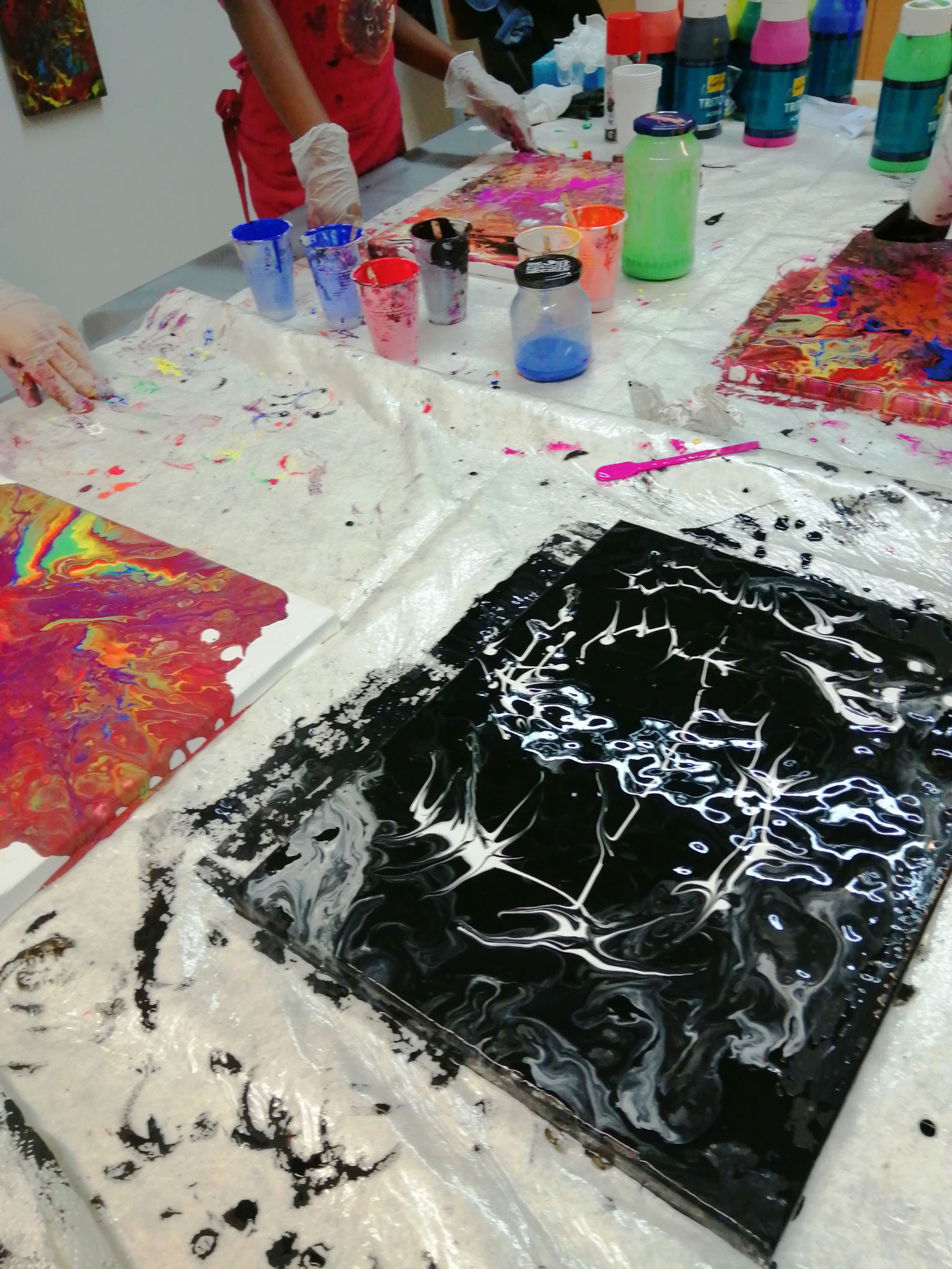 Acryl Pouring