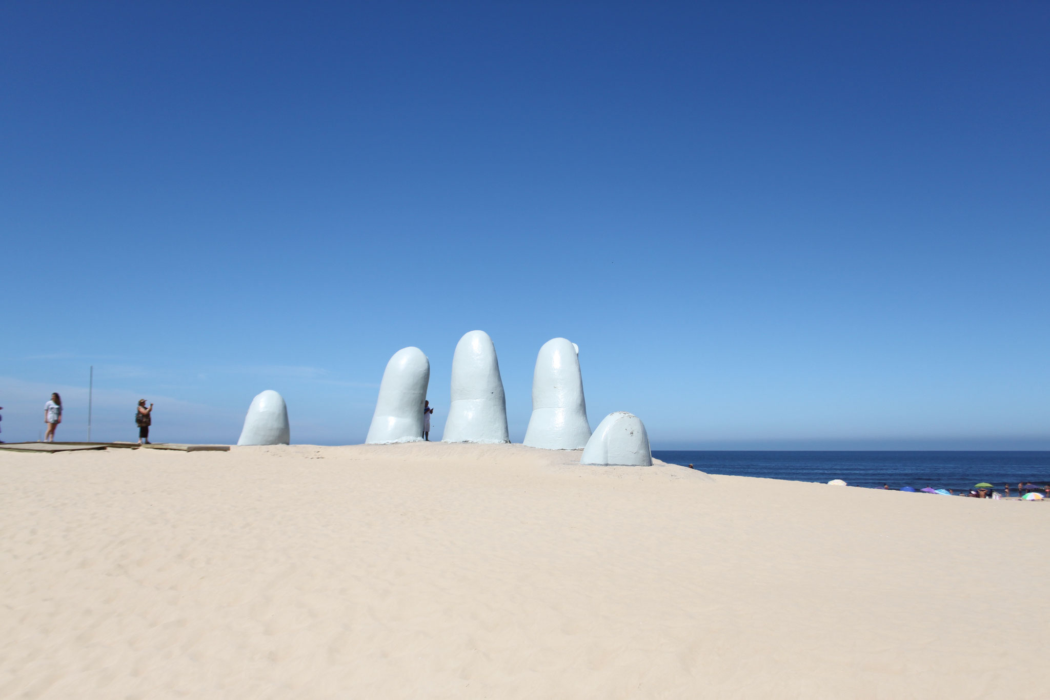 La Mano (The Hand) is a sculpture in Punta del Este by Chilean artist Mario Irarrázabal