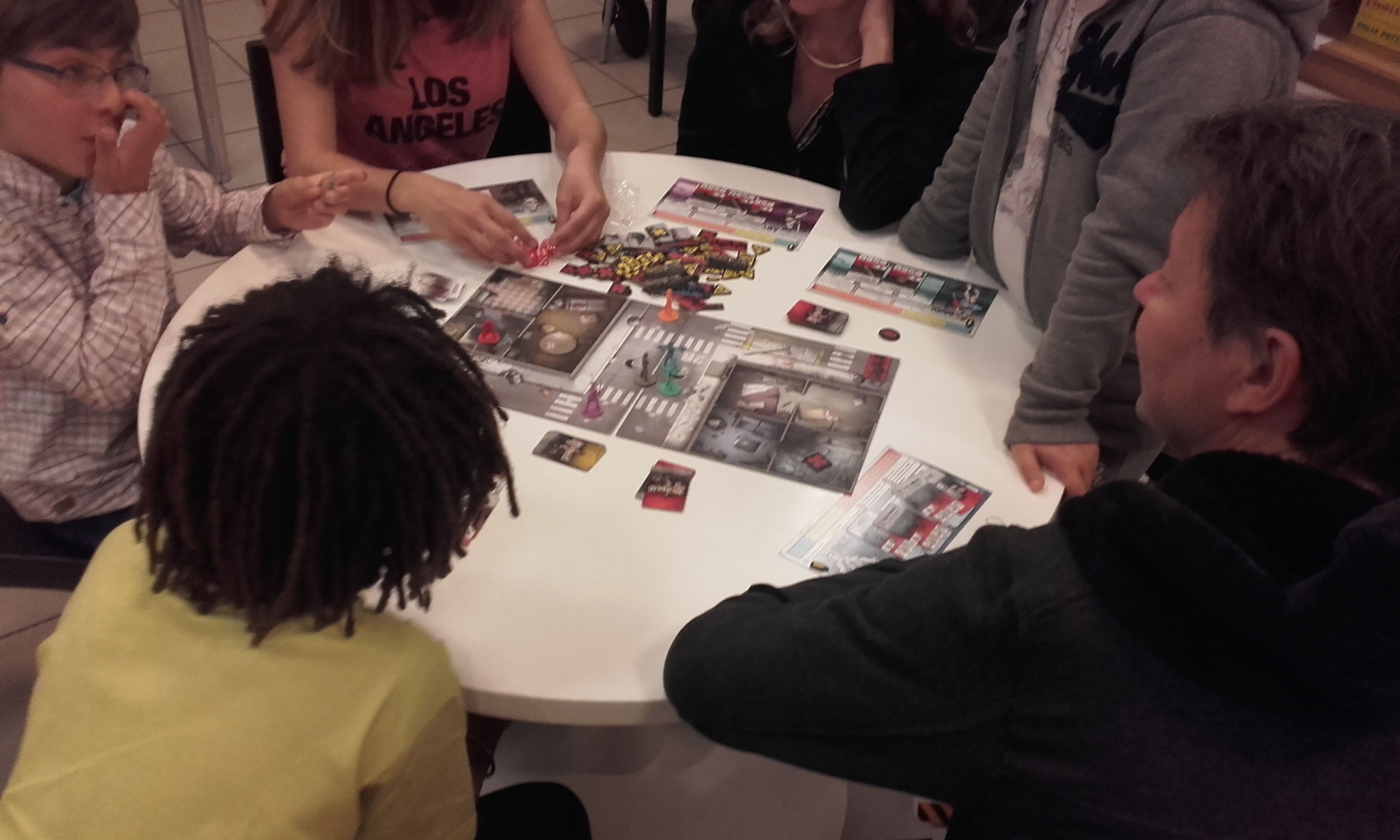 Partie de Zombicide pour 6 survivants