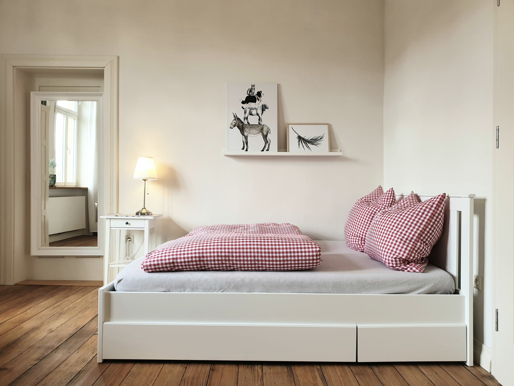 3-er Zimmer links, 1Doppelbett (180/200cm) 