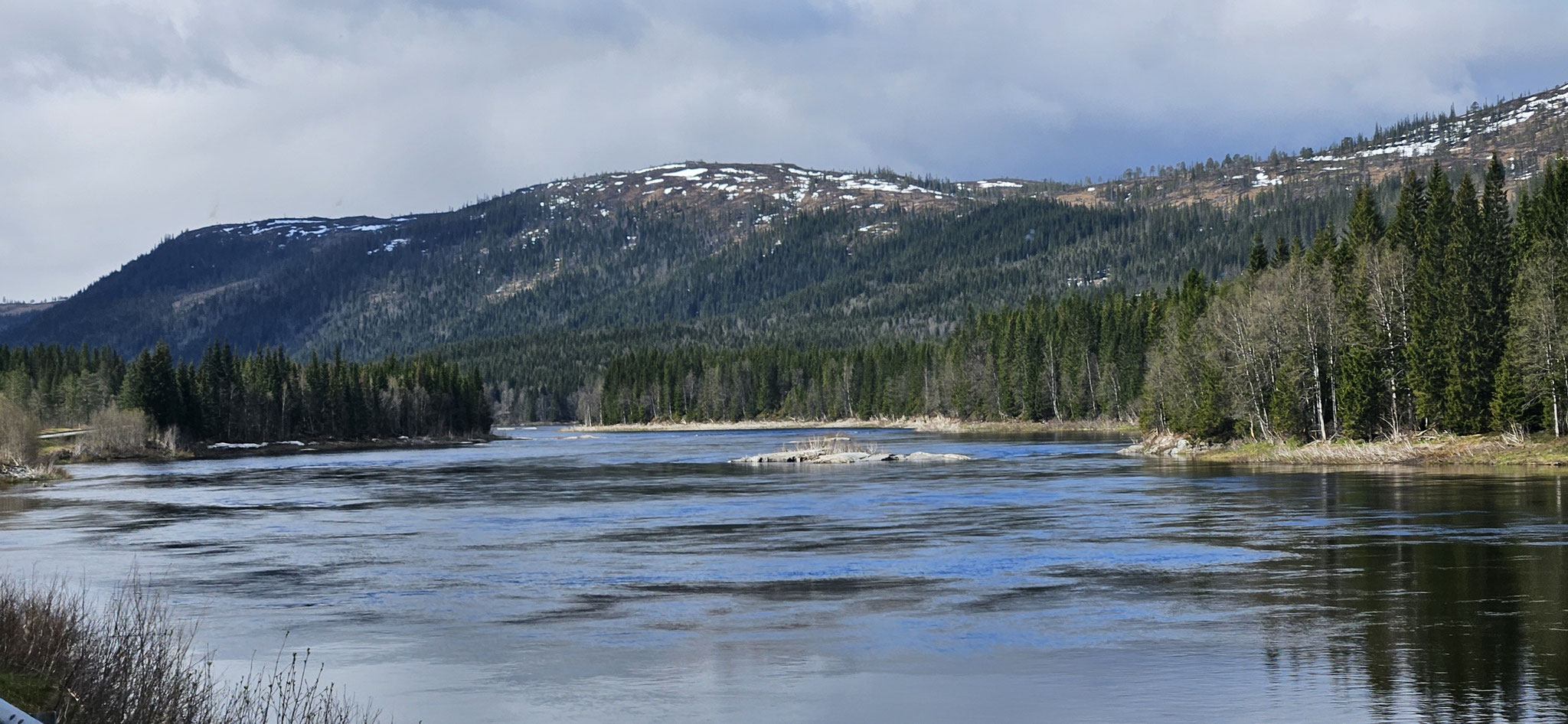 Fjell und Fluss - wie scön