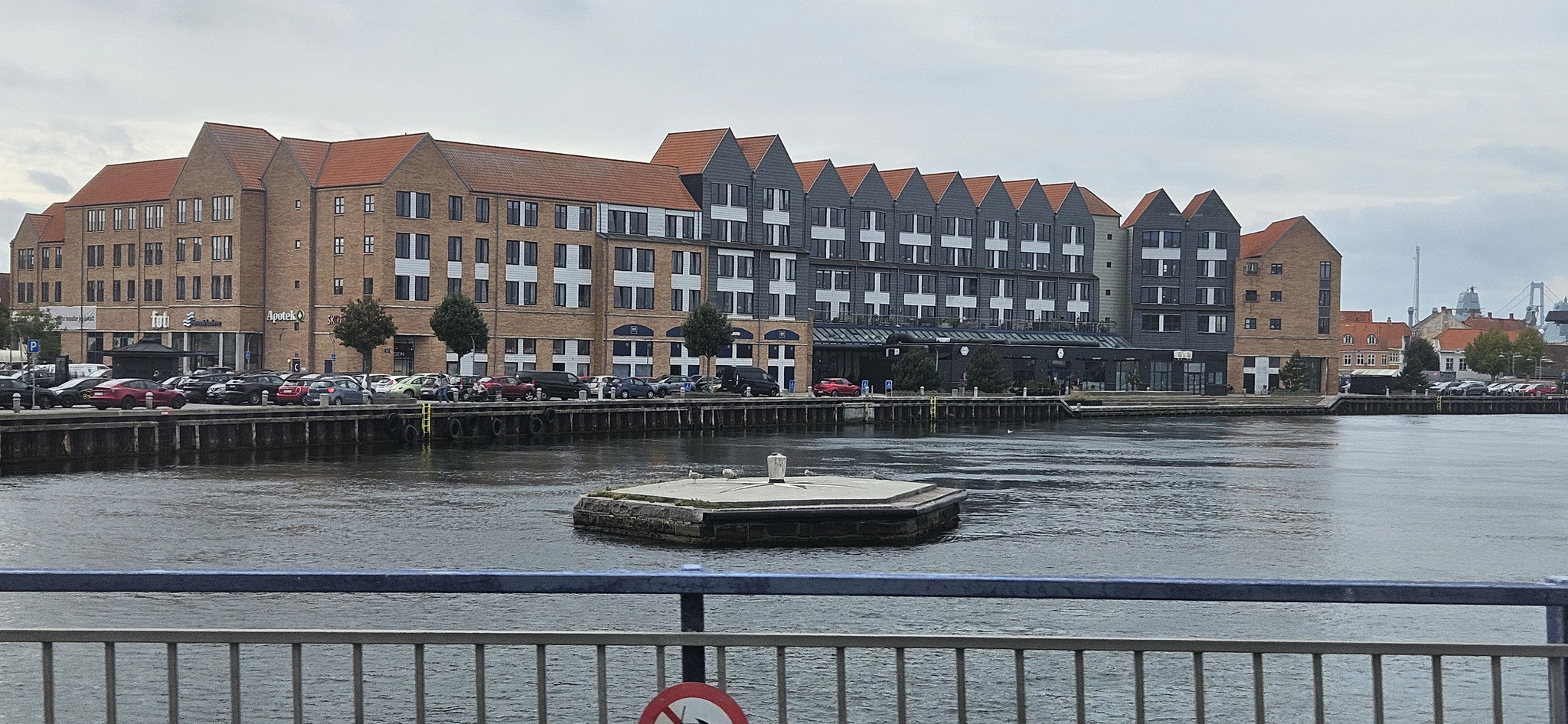 ...im Hafenviertel angekommen