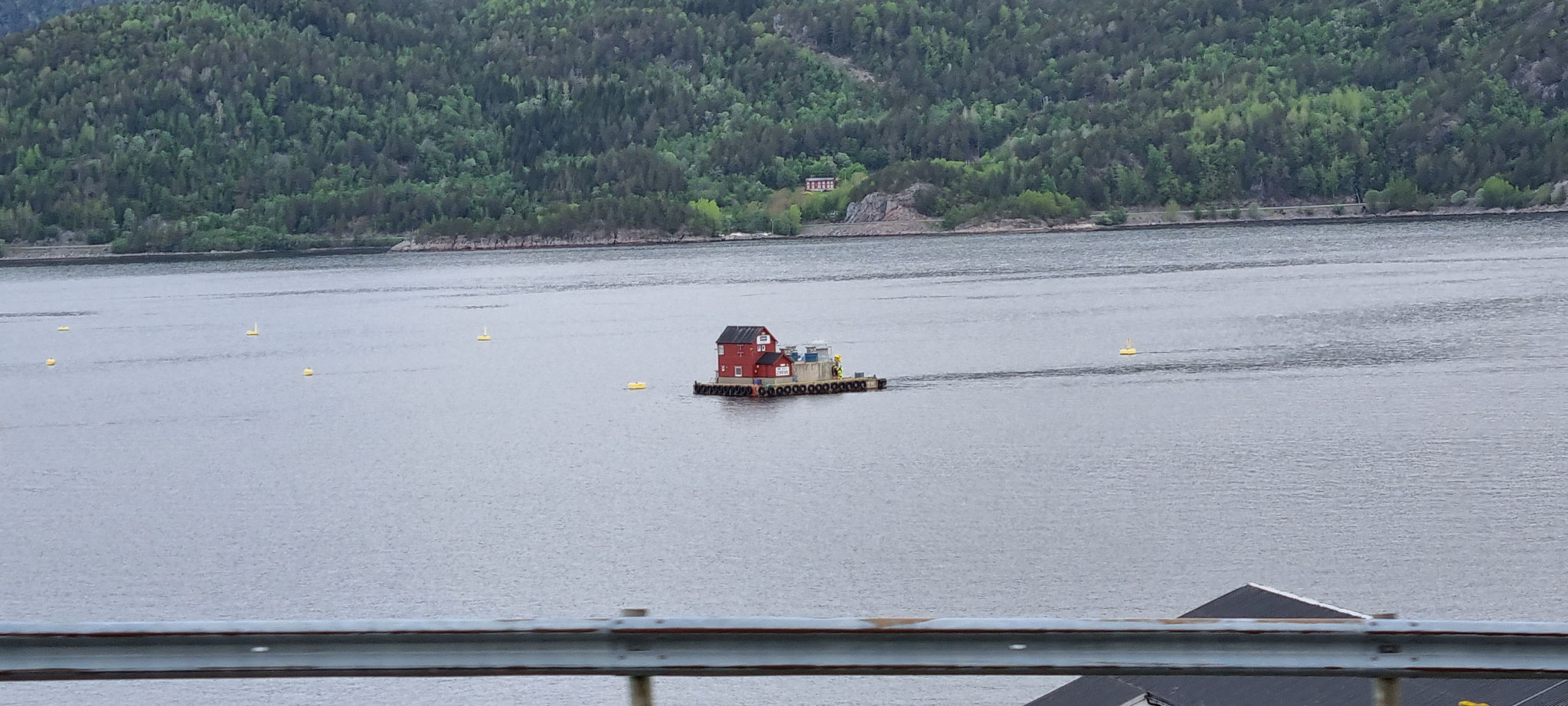 Hausboot? Fischzucht!