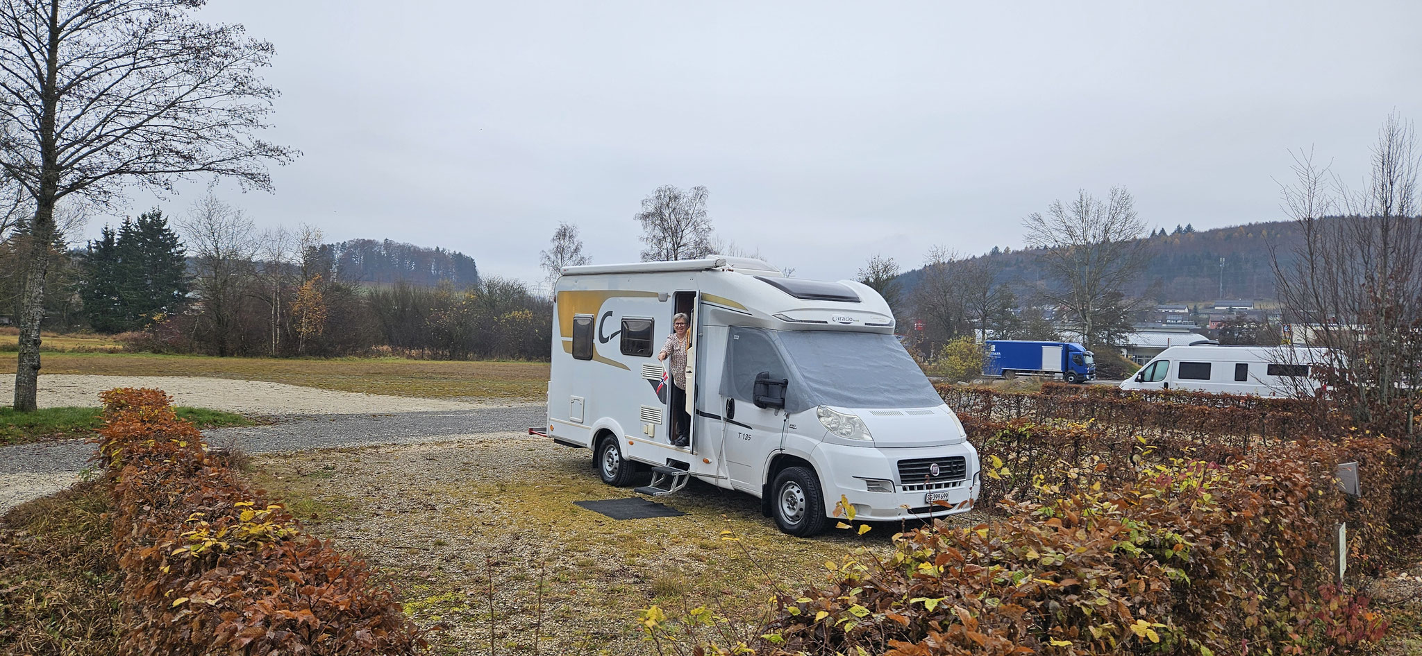 Wir drehen eine Extrerunde über den Stellplatz...
