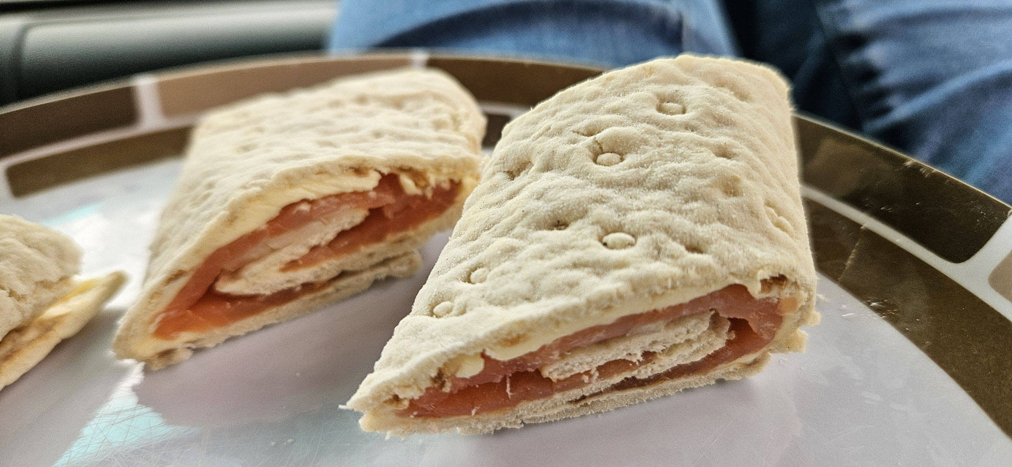 Lachsrollen zum Mittagessen