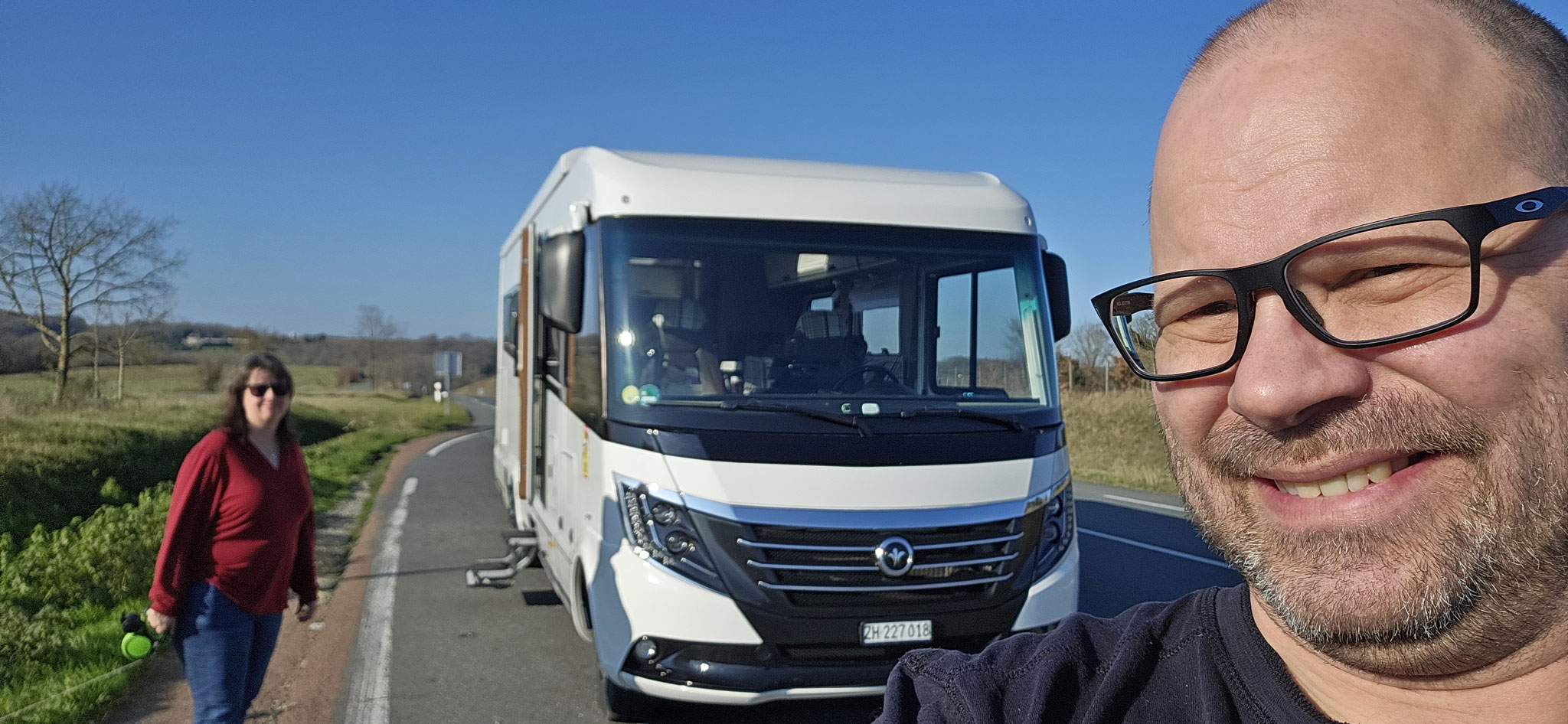...wir sind zu gut gelaunt, um in Frankreich zu bleiben...